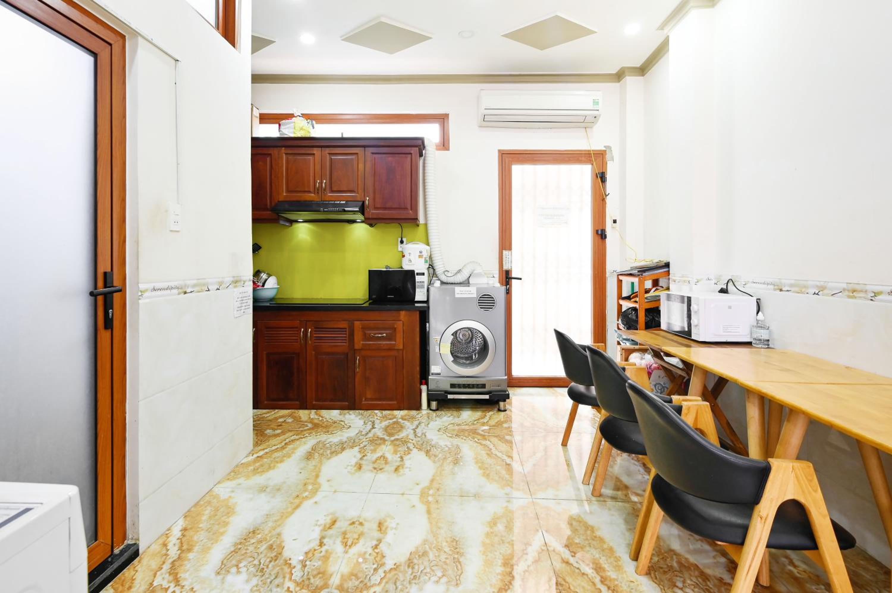 Huyen House