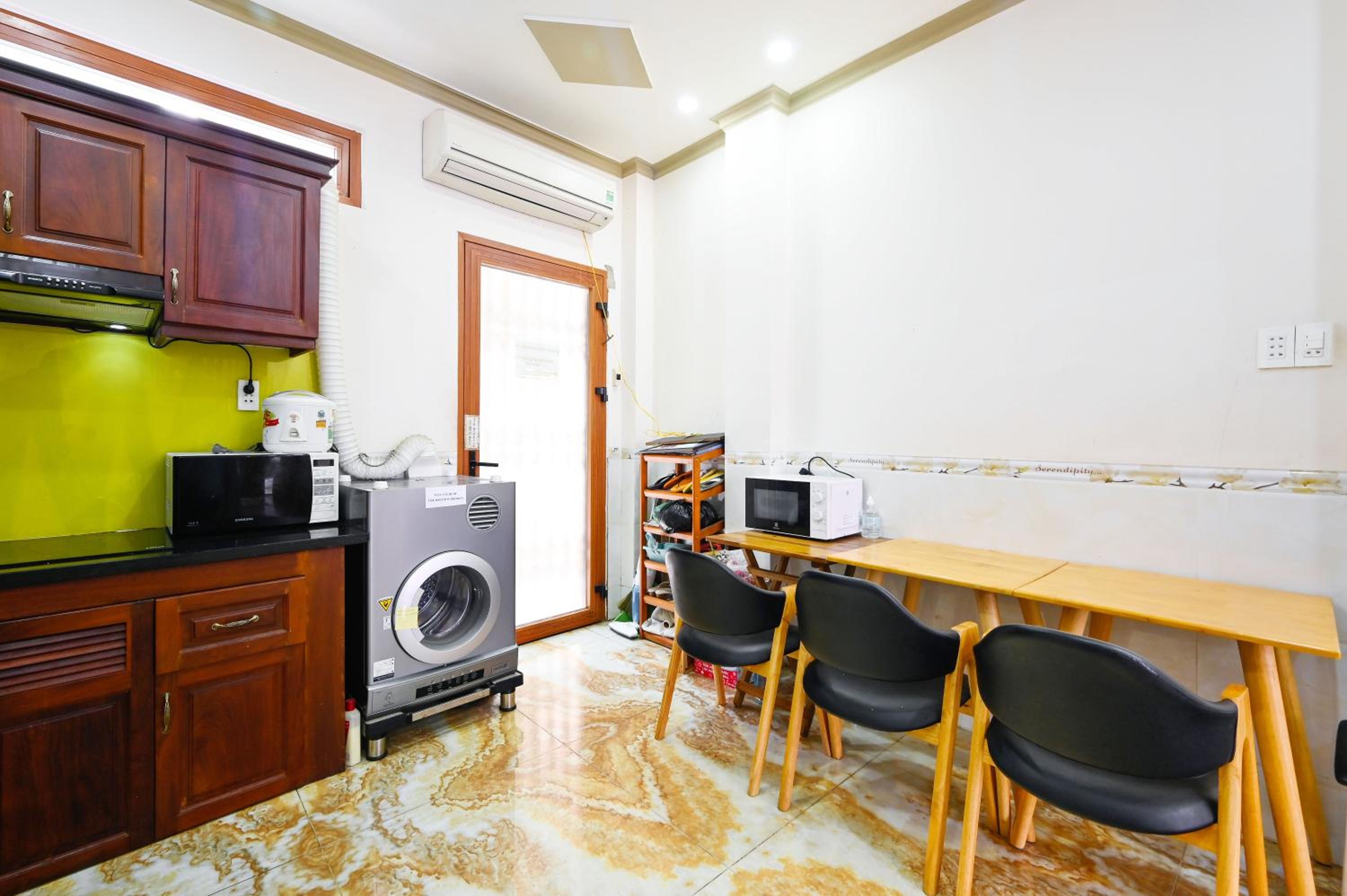 Huyen House