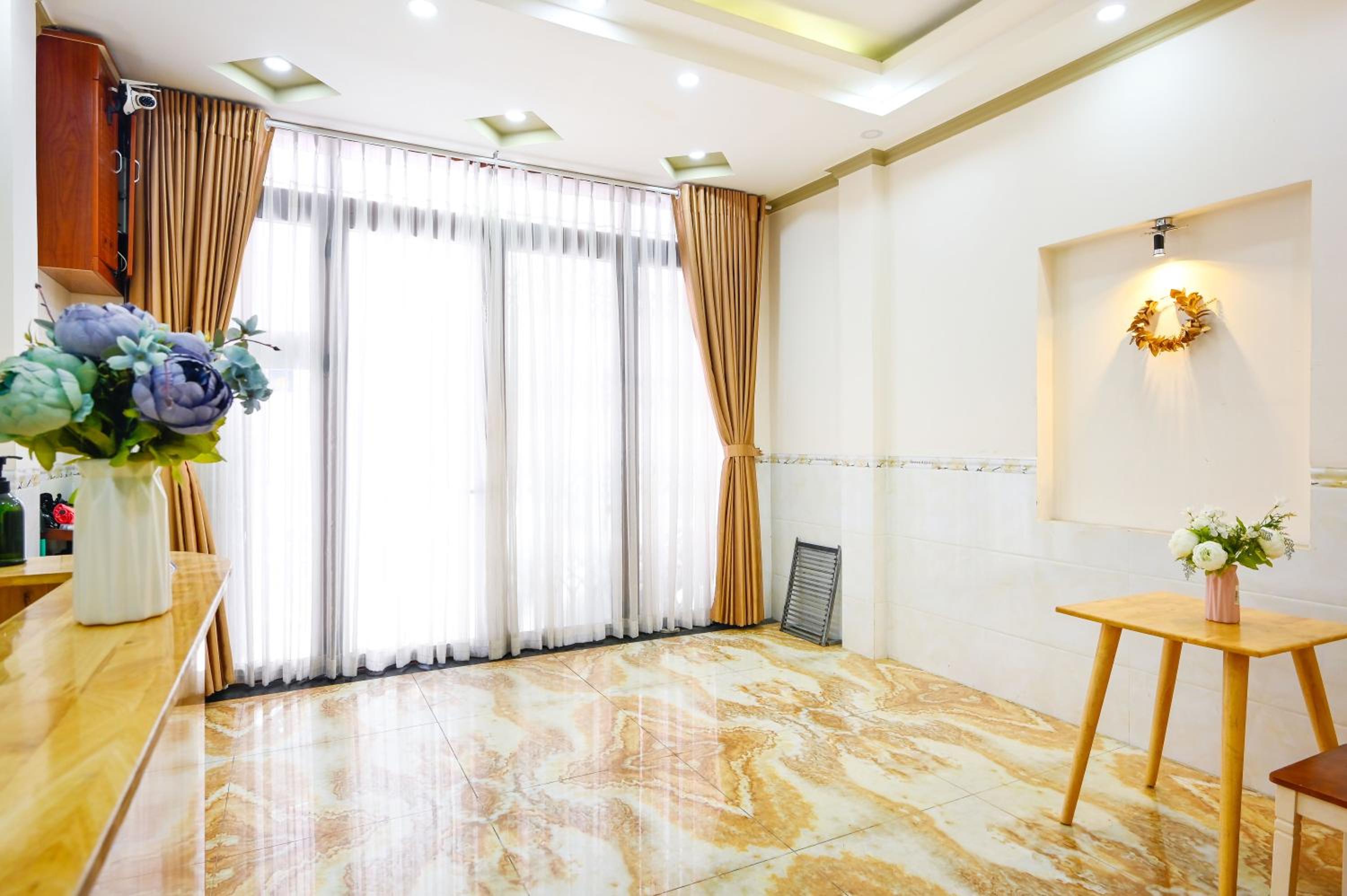Huyen House