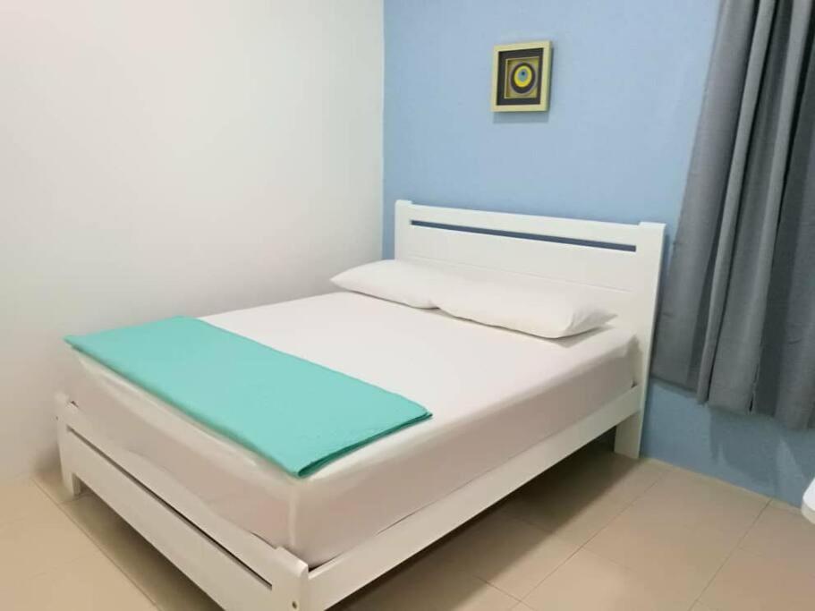 Santorini 4 Bedrooms Full Air Cond Entire Home by Grab A Stay photo 4