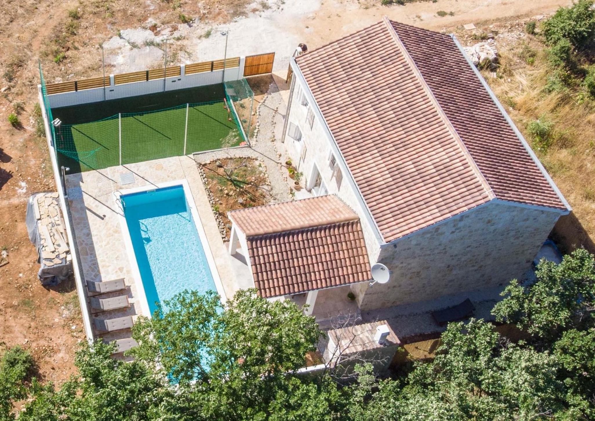 LUXURY VILLA AENONA view 3