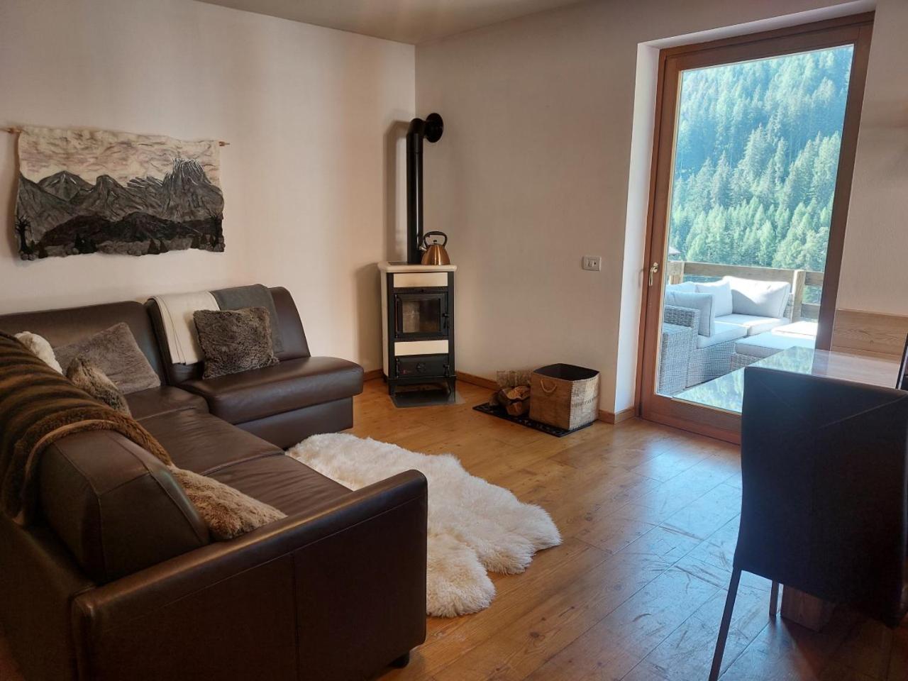 Italian Apartment with Hot Tub view 2