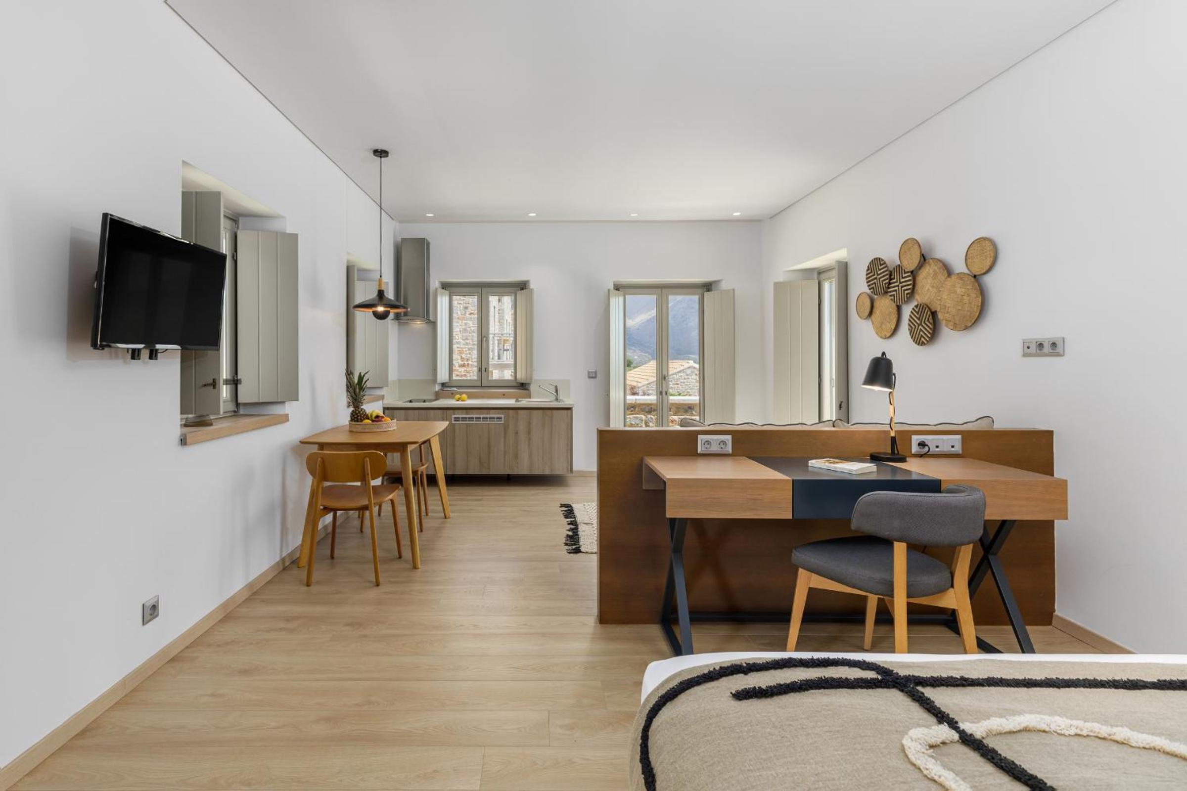 Salvia Areopolis All Suite Hotel