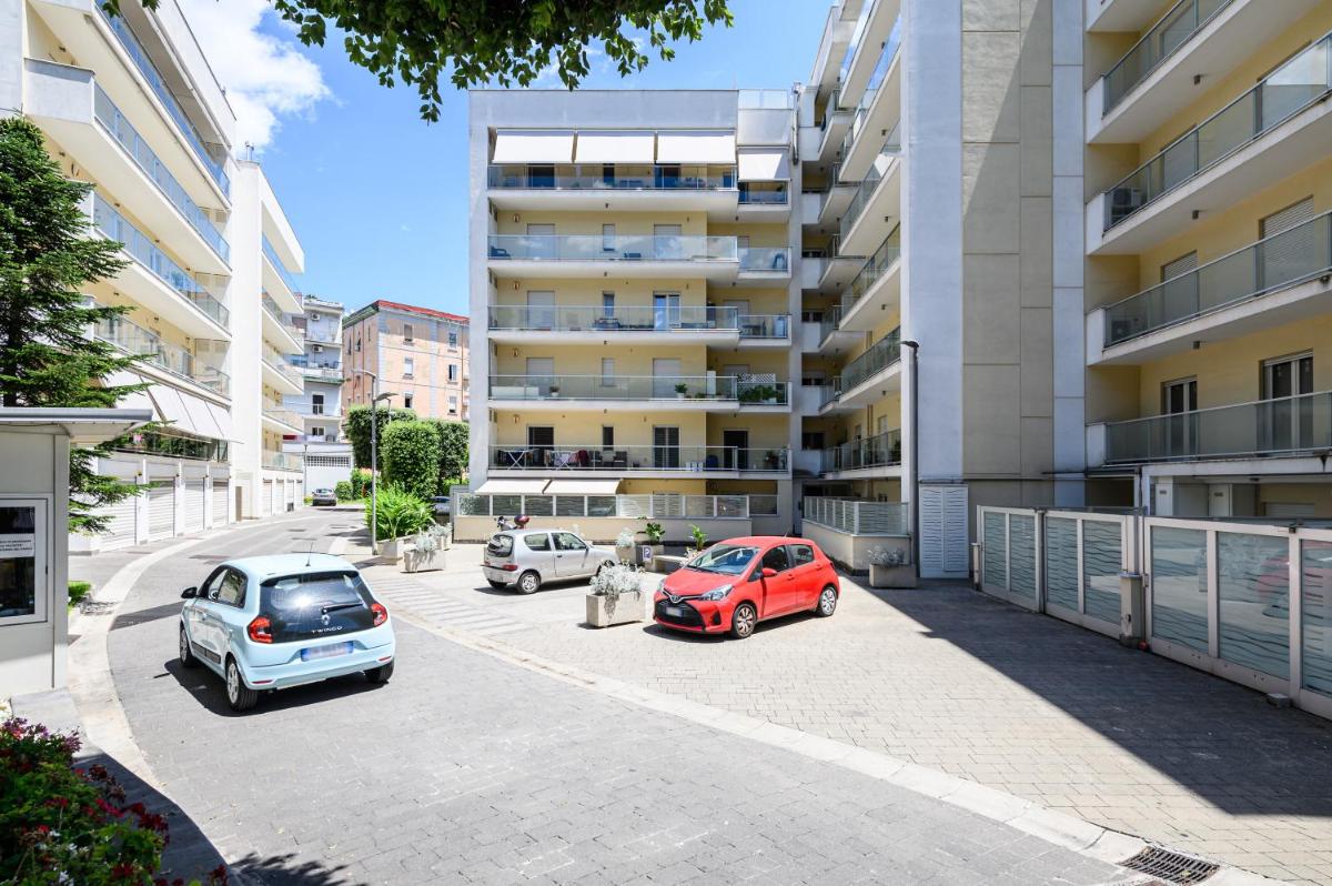 Viale dei Colli Aminei 10