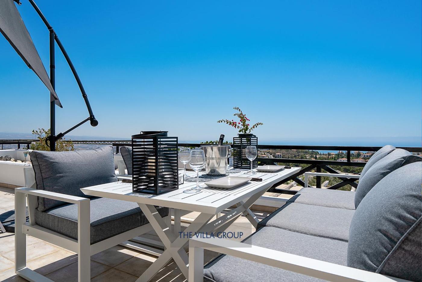 Thea Vista Apartment view 2