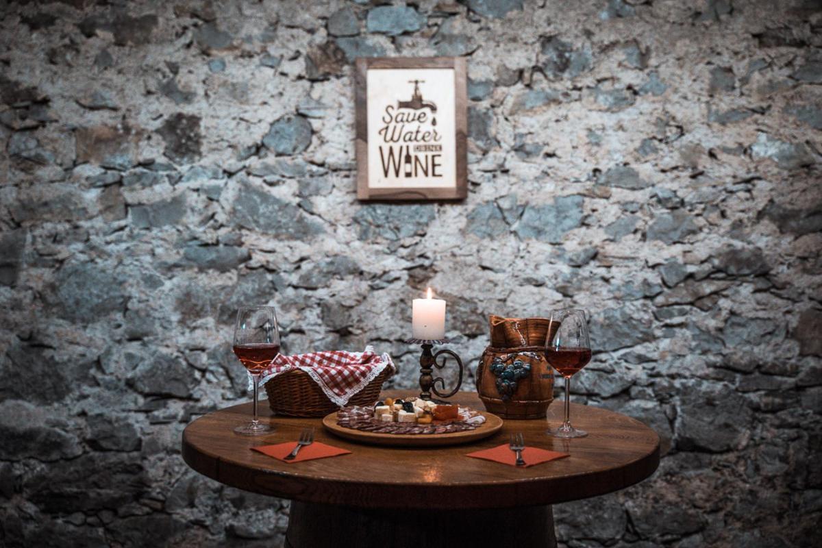 Vineyard Cottage Skatlar