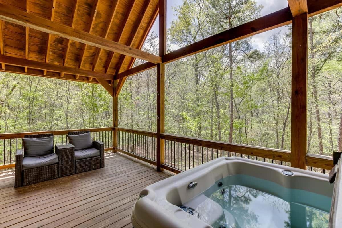 Valley Views From Romantic Cabin w Sauna