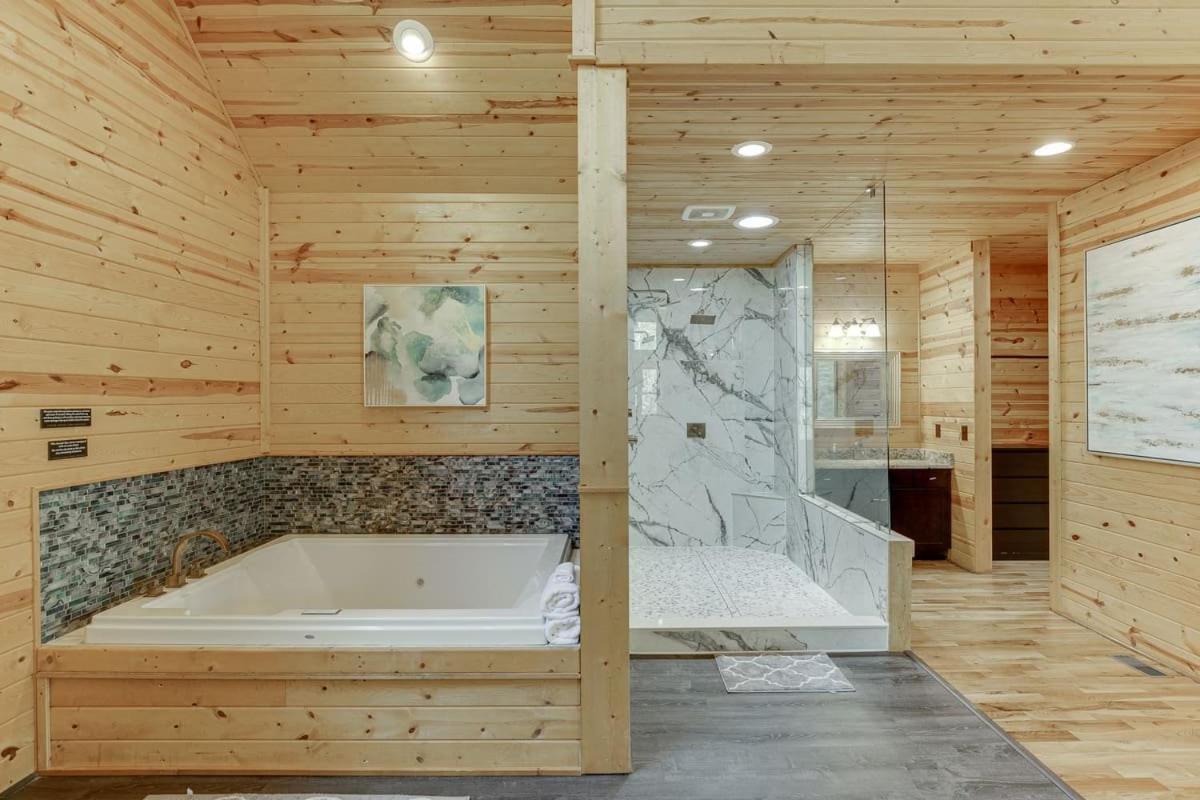 Valley Views From Romantic Cabin w Sauna