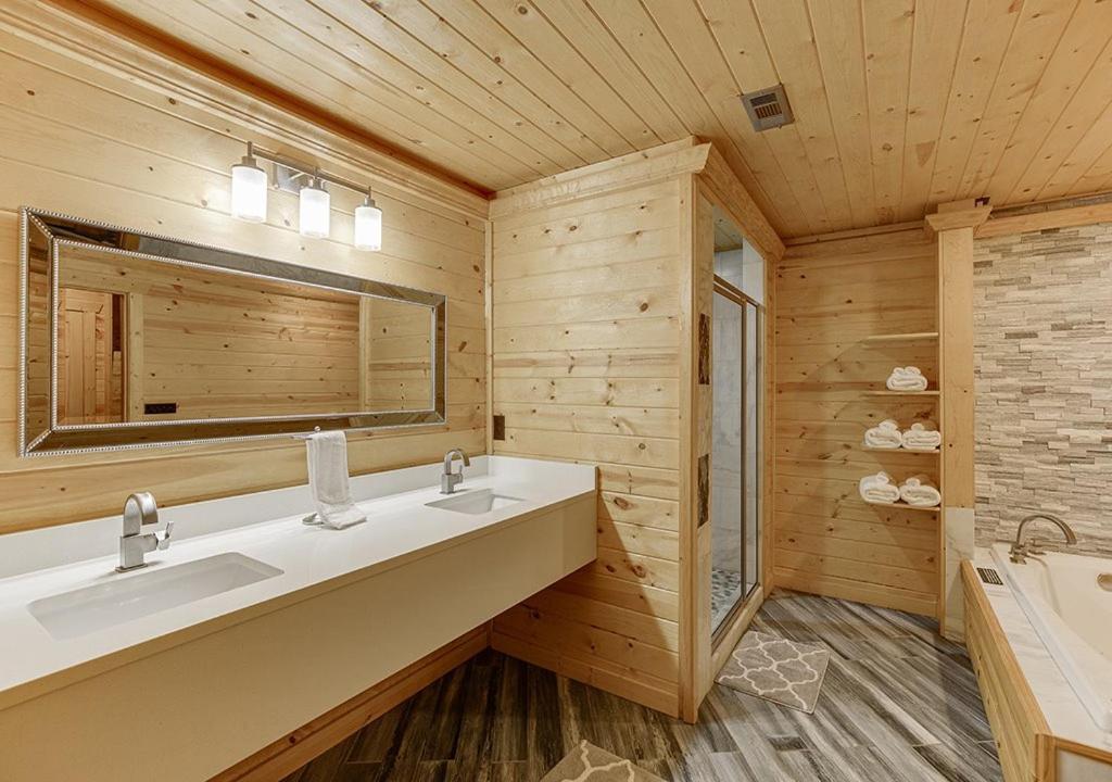 Cabin Near Helen, GA w Spa Amenities view 5