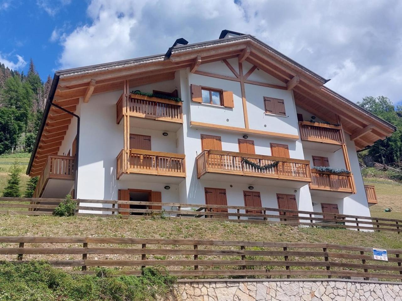 Hotel Italian Apartment with Hot Tub - Image 1