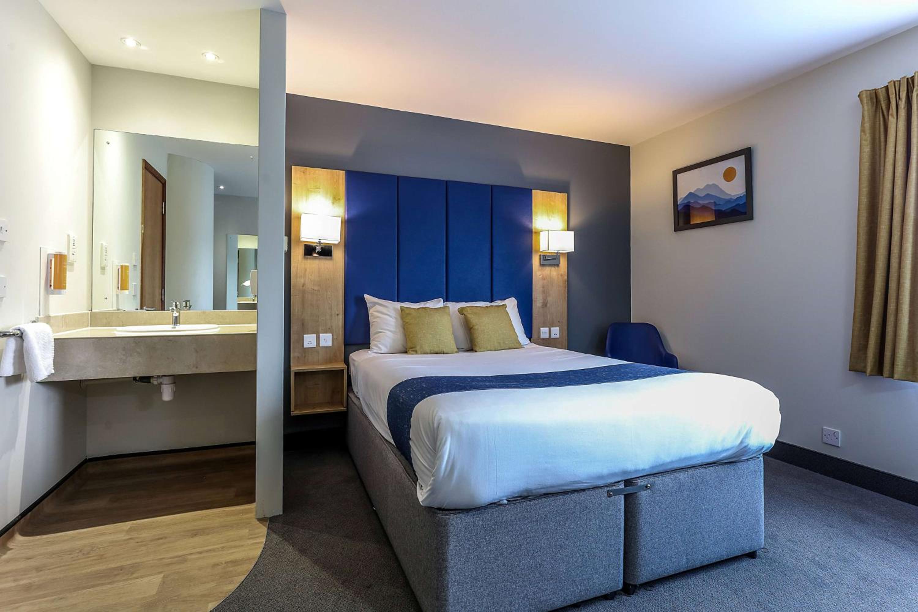 Peterborough Vacations - Days Inn Peterborough - Property Image 5