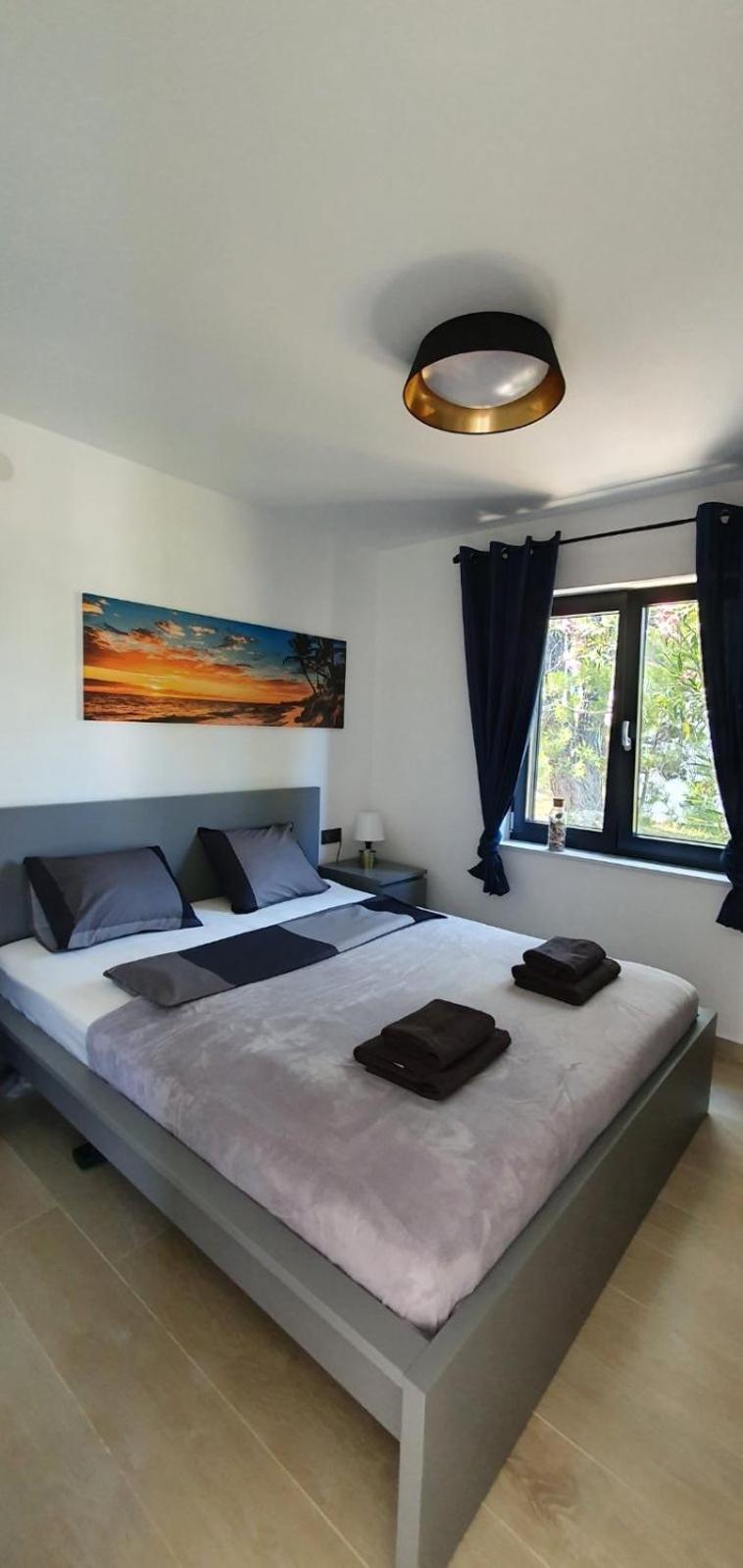 Holiday house Manoka view 5