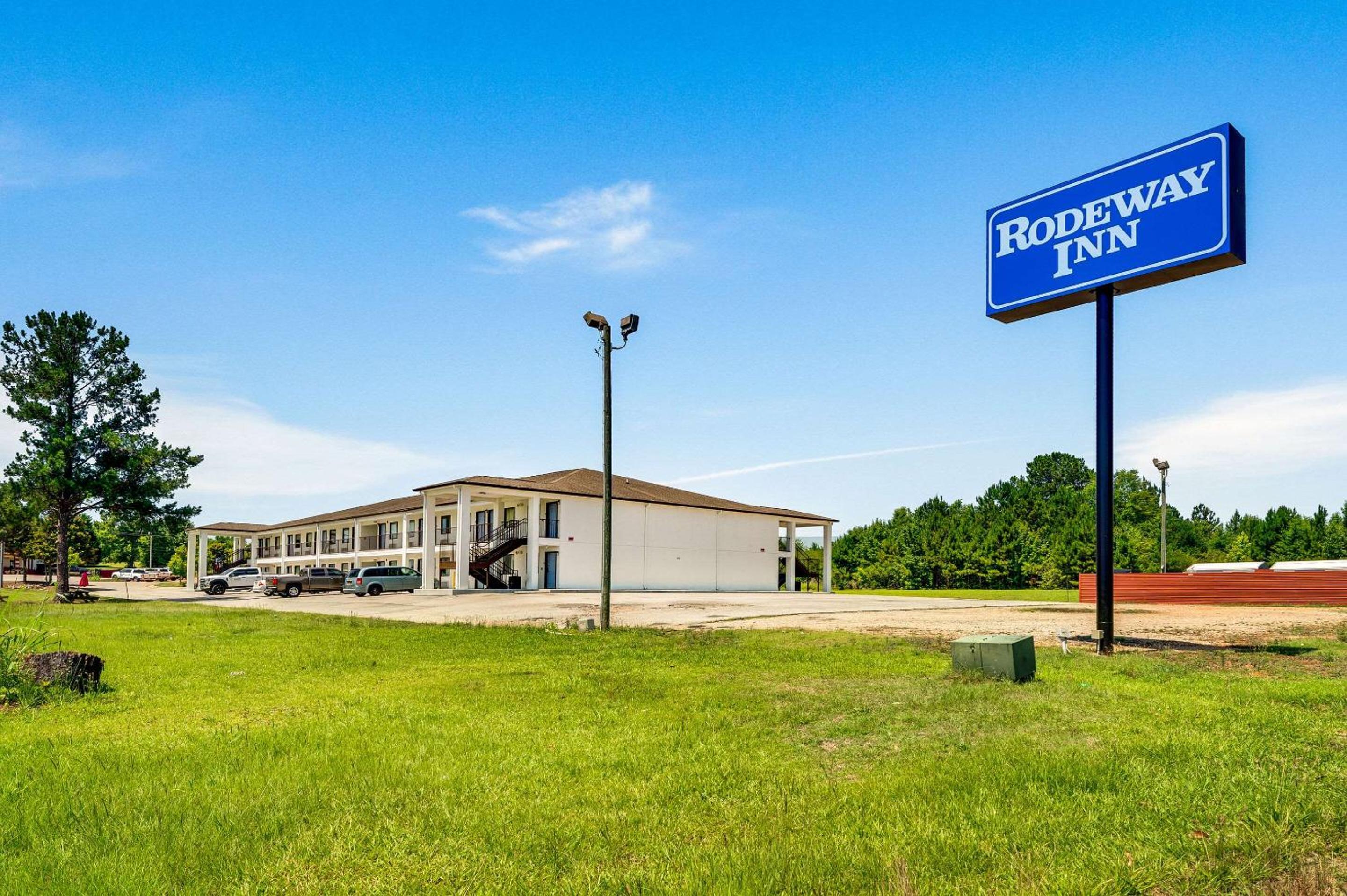 Rodeway Inn Sandersville view 3