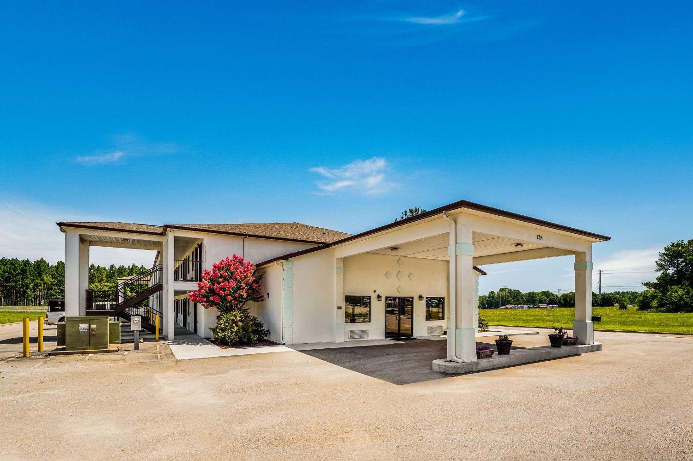 Rodeway Inn Sandersville view 2