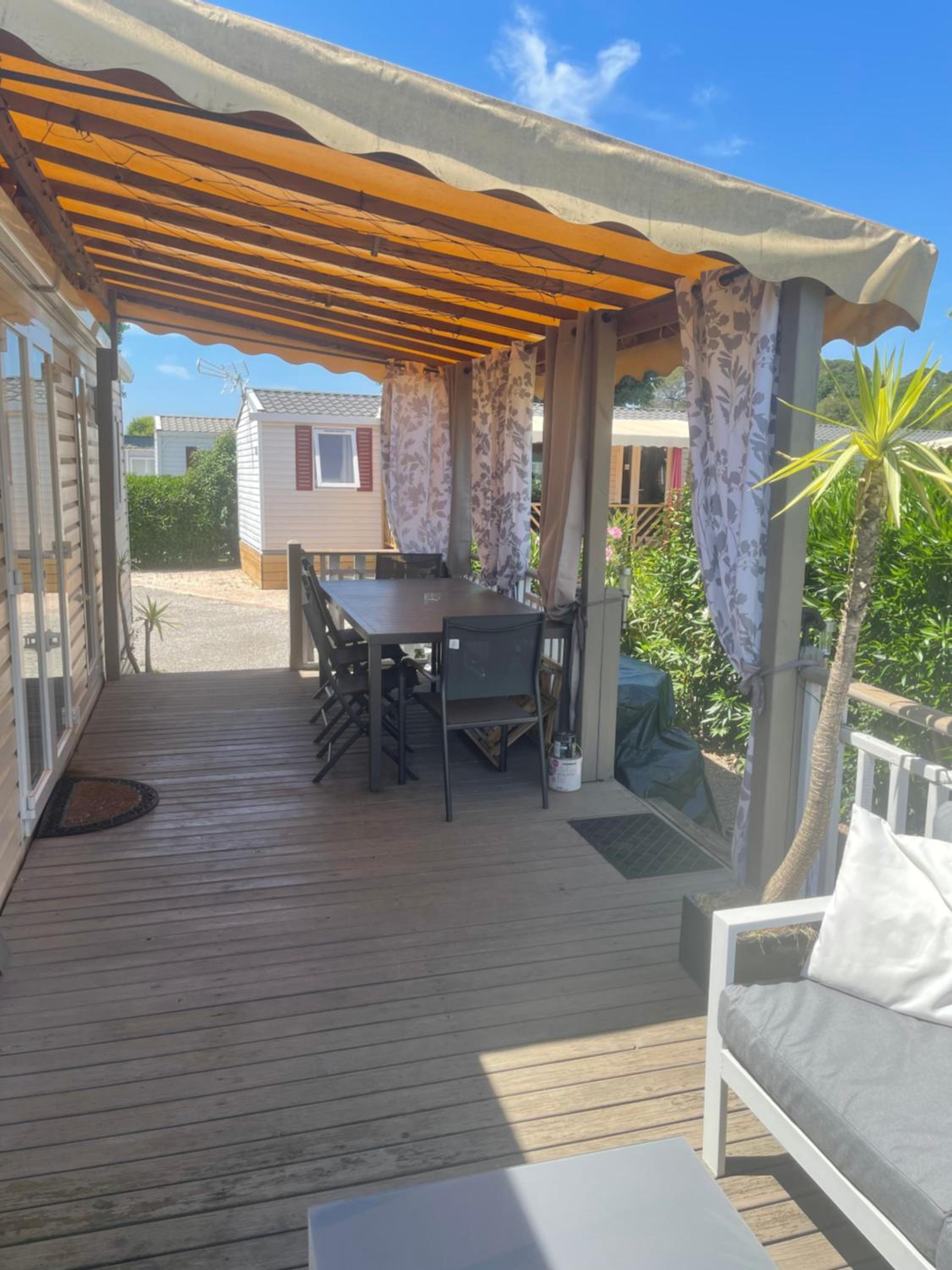 Magic Mobile Montourey, 3 chambres, 2 salles de bain, piscine disponible sur place view 3