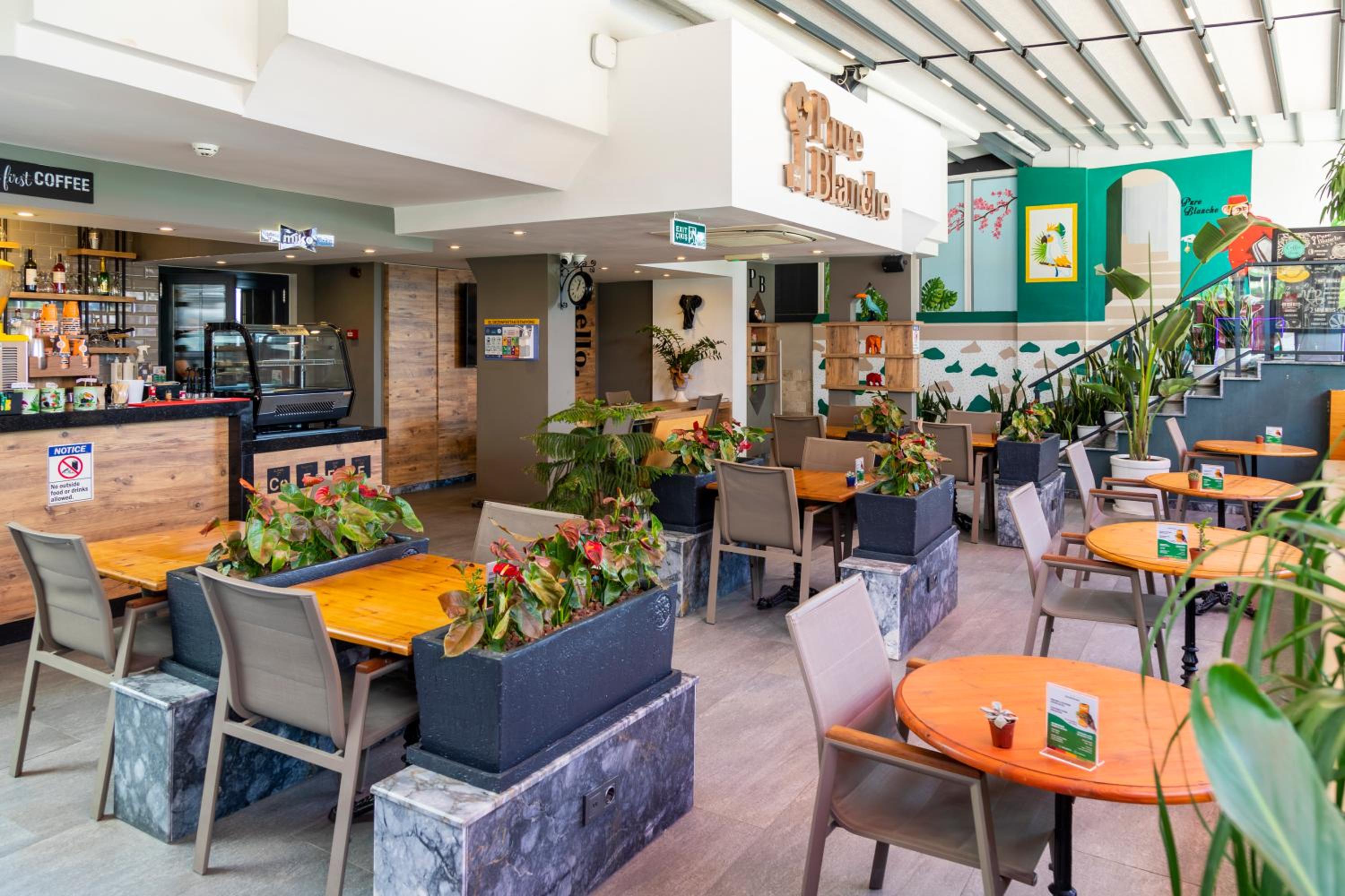 Pure Blanche Hotel - Image 56