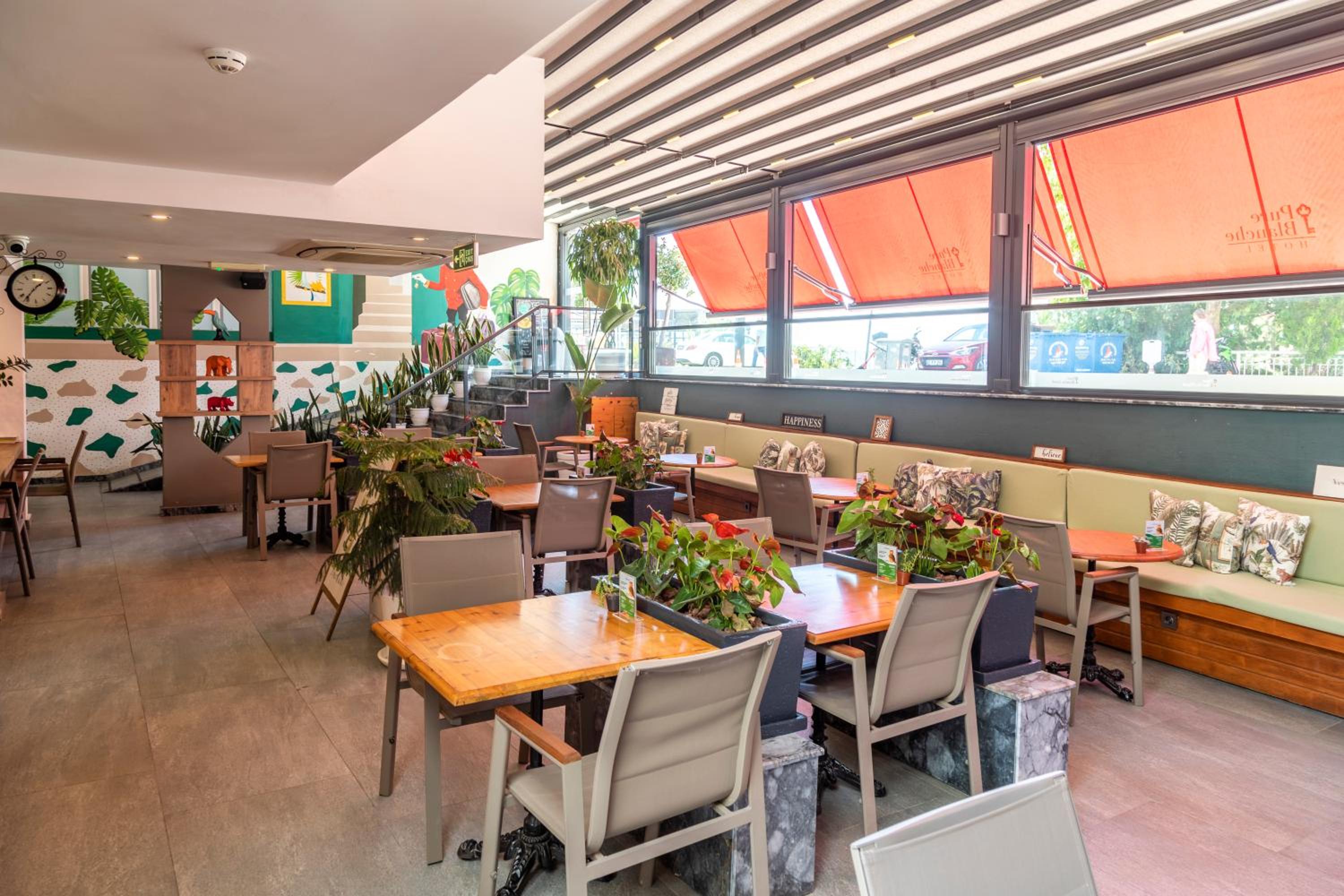 Pure Blanche Hotel - Image 26