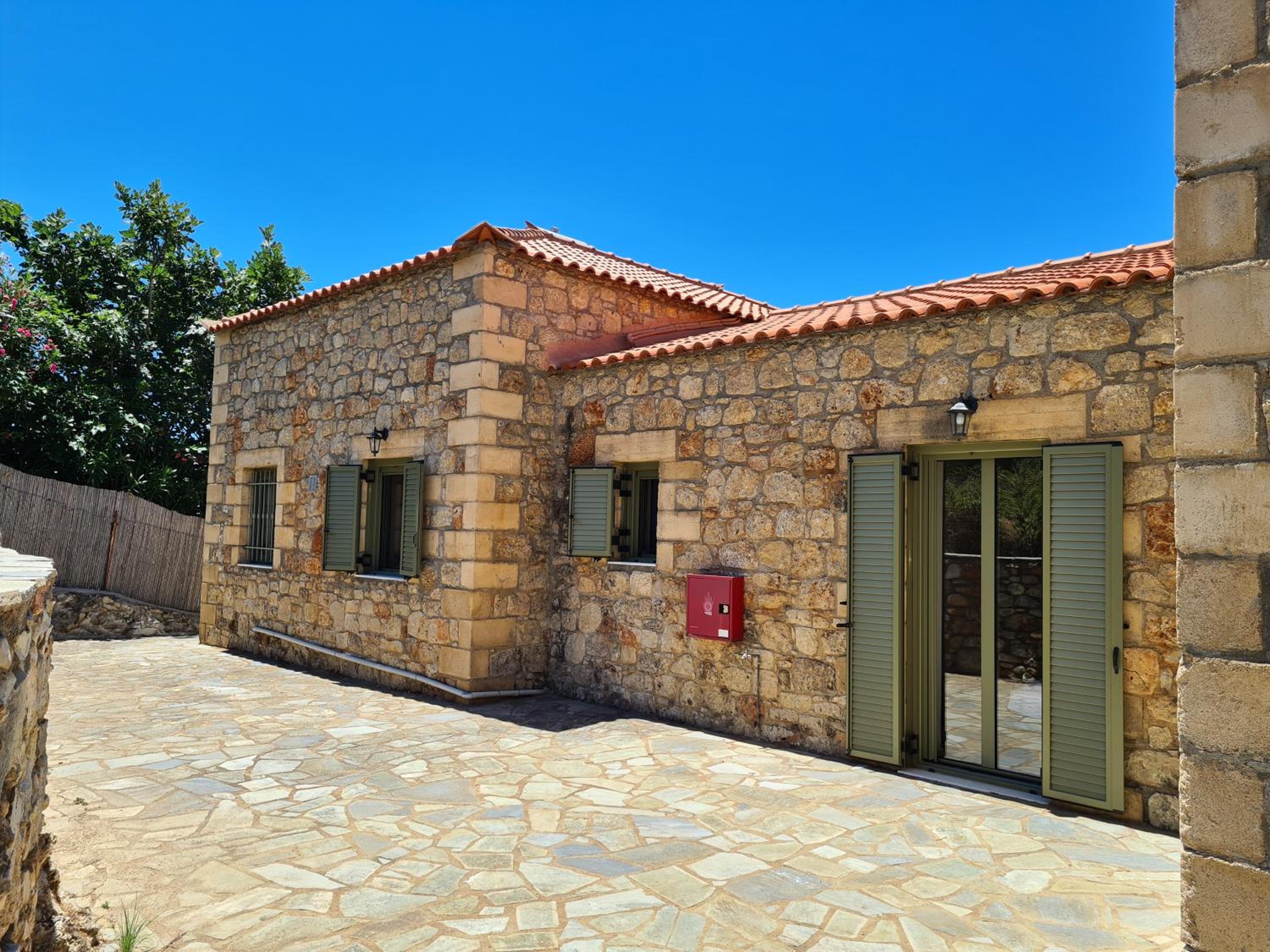 Hotel Leopolis Villas - Image 1