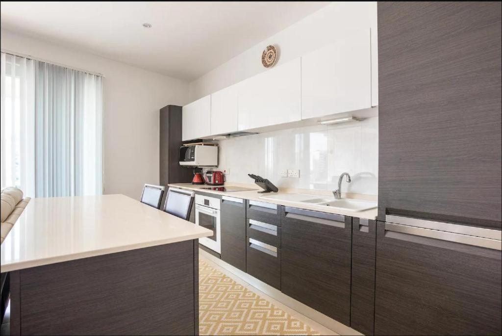 Exquisite 2-Bedroom Seafront Apartment in Spinola Bay photo 2