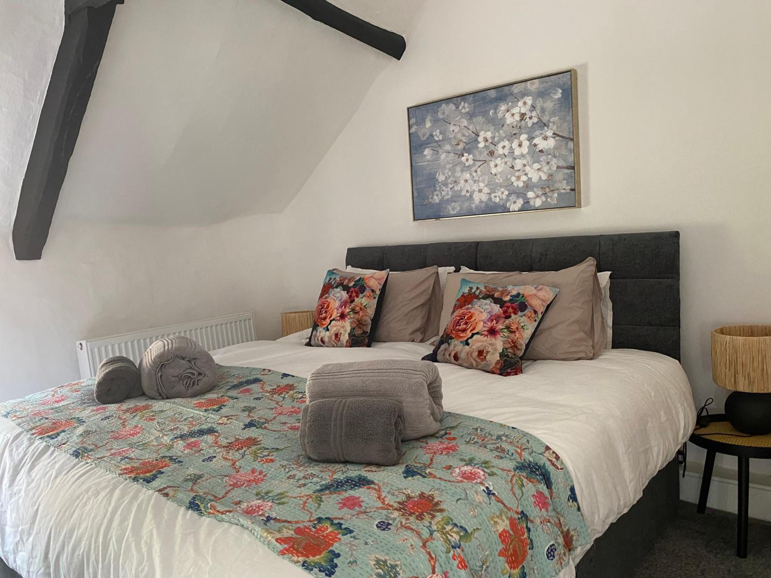 The Nook- A Rustic Cottage in a Beautiful Village. view 2