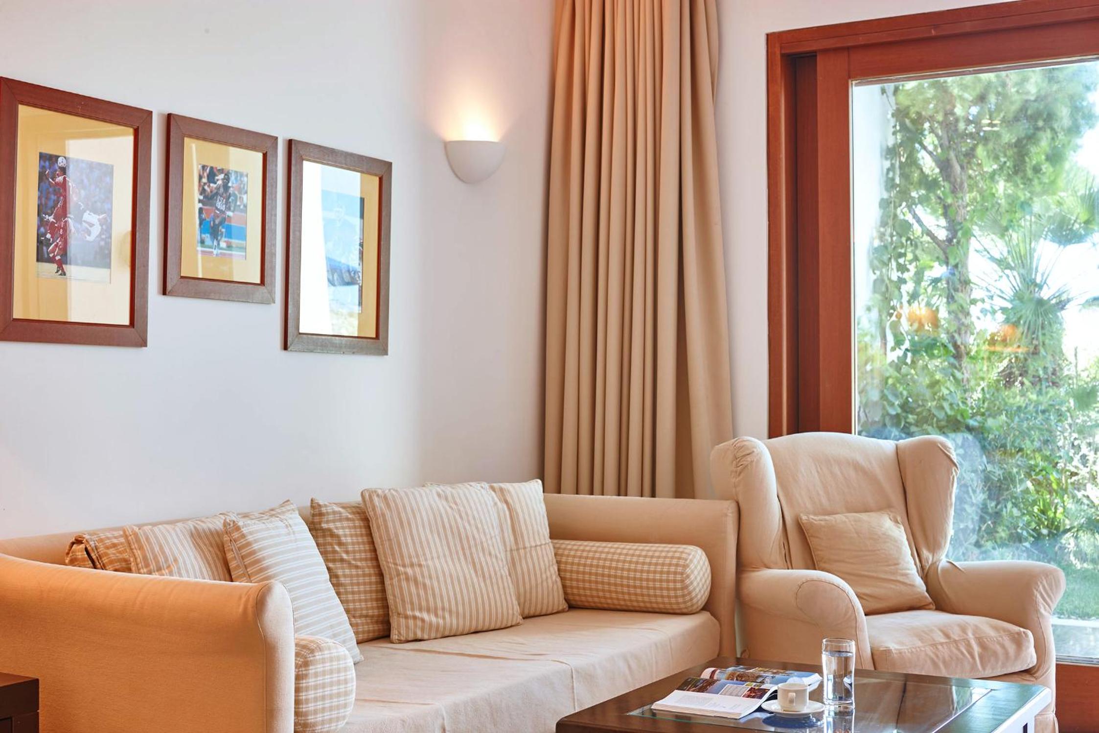 Grand Resort Lagonissi