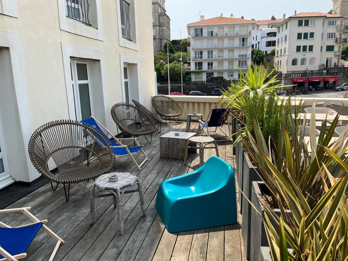 balcony