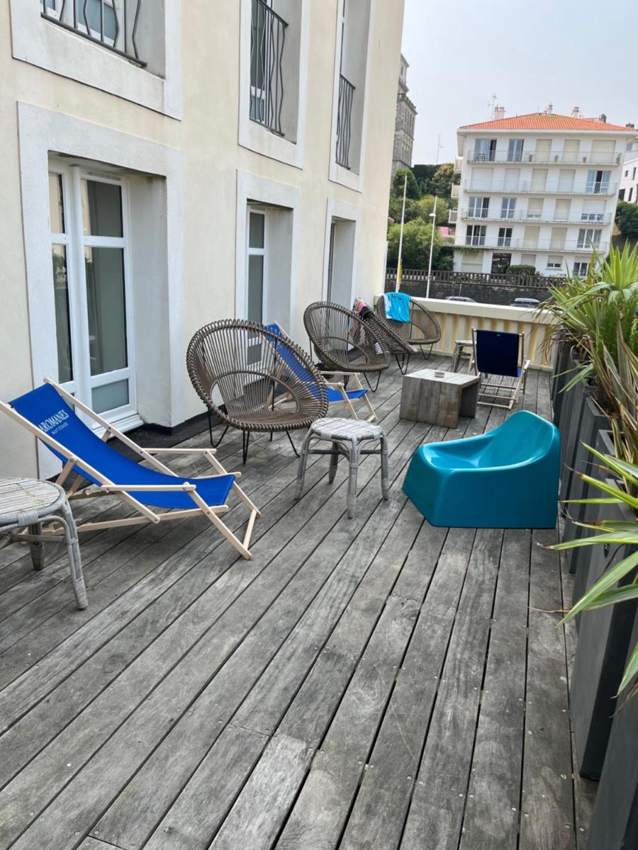 balcony