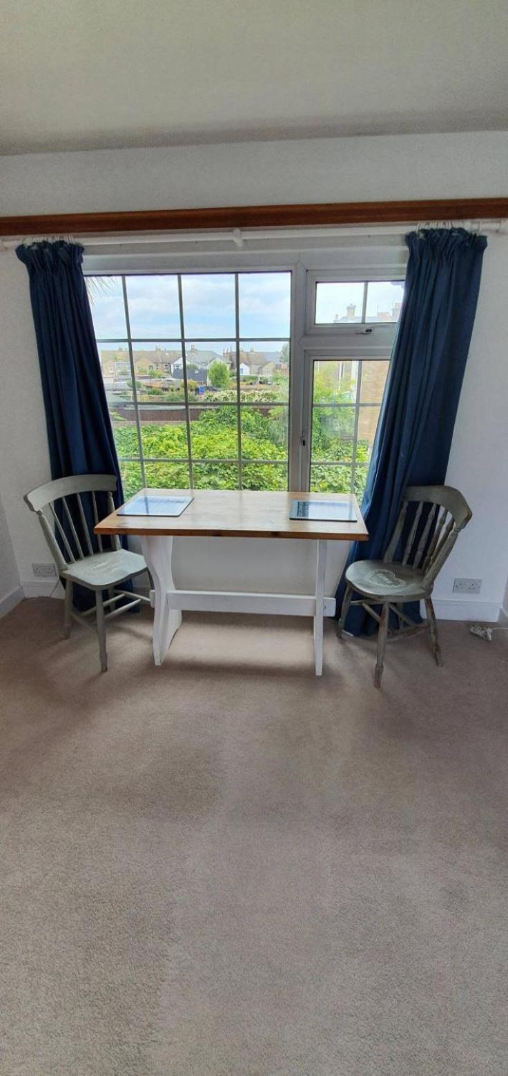 Beautiful 1 bedroom cottage with courtyard. view 2