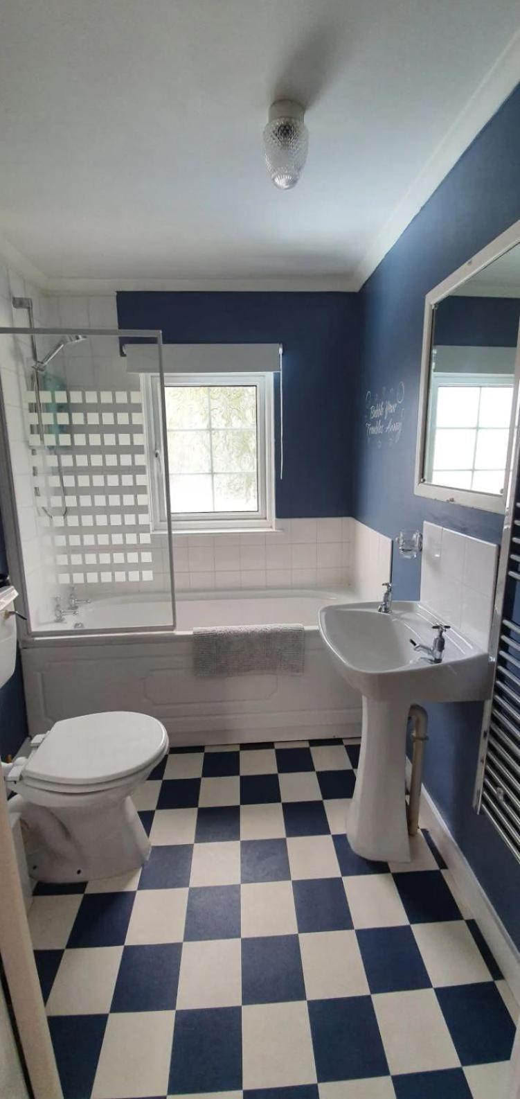 Beautiful 1 bedroom cottage with courtyard. view 4
