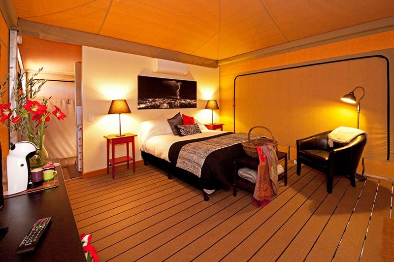 Alice Springs Vacations - Squeakywindmill Boutique Tent BB - Property Image 11