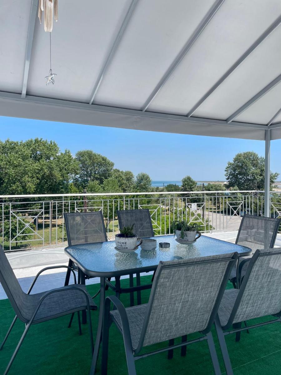 outdoor BBQ area