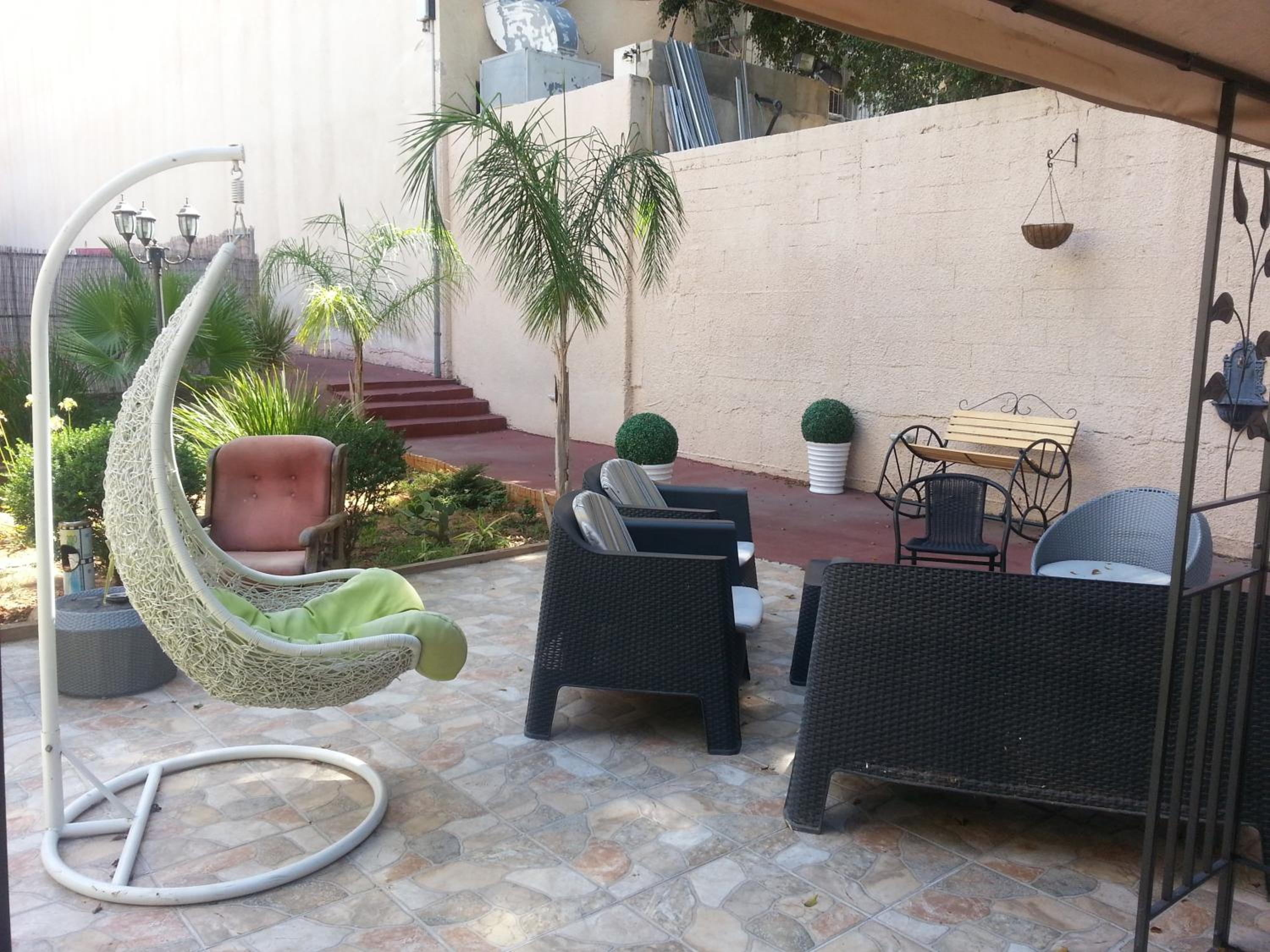 Pinsker Garden Apartment - Petah Tikva