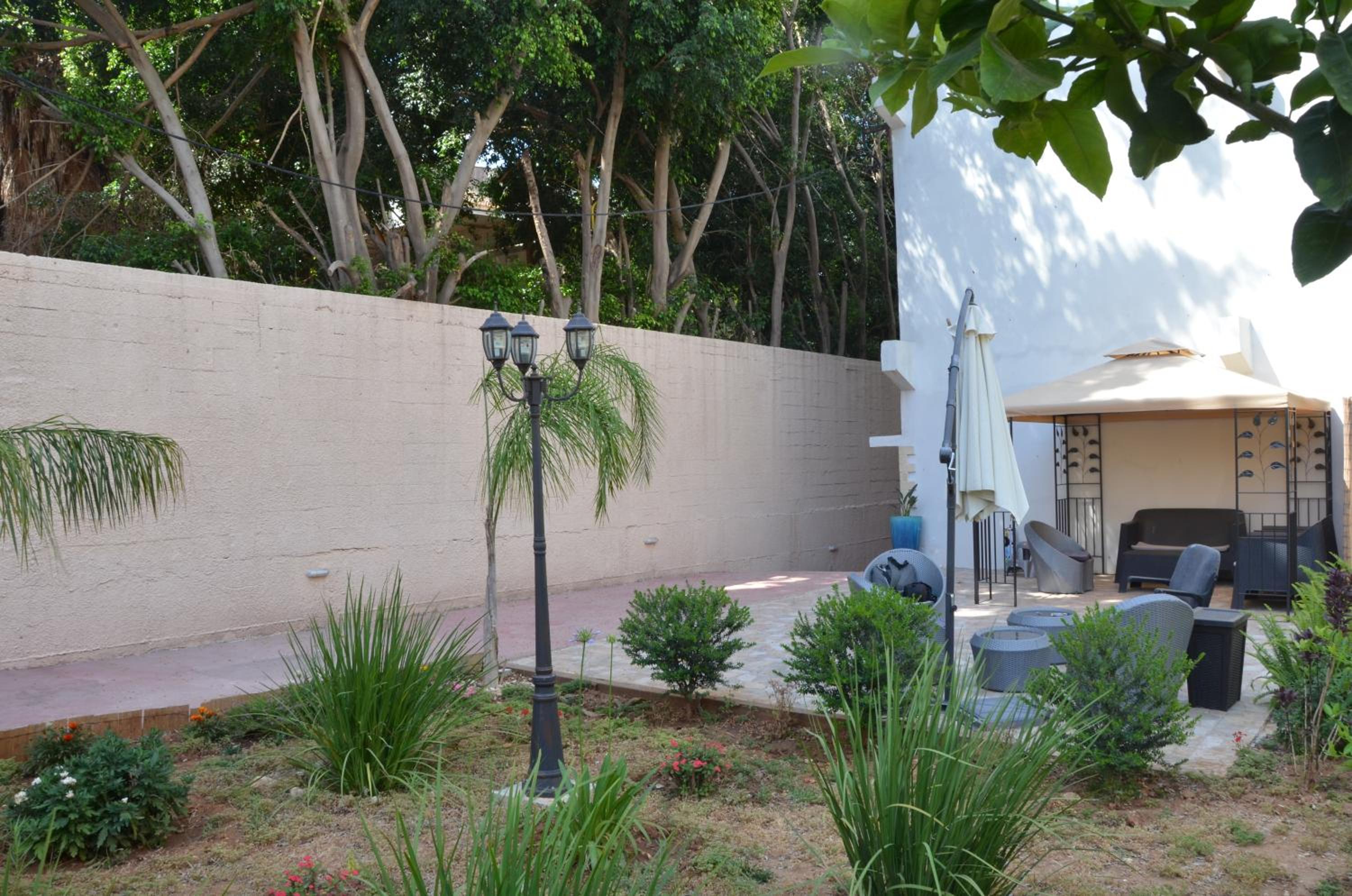 Pinsker Garden Apartment - Petah Tikva