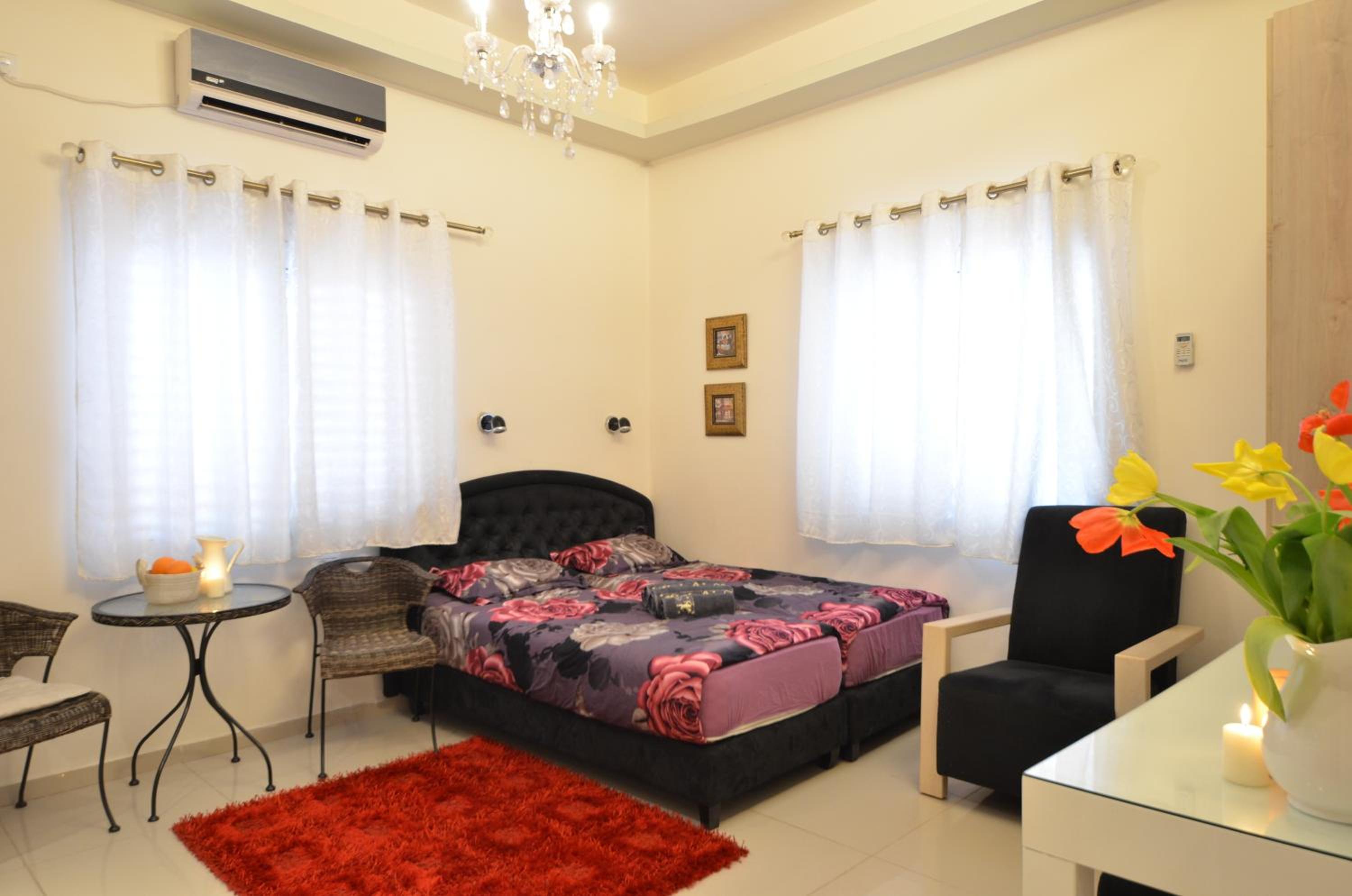 Pinsker Garden Apartment - Petah Tikva