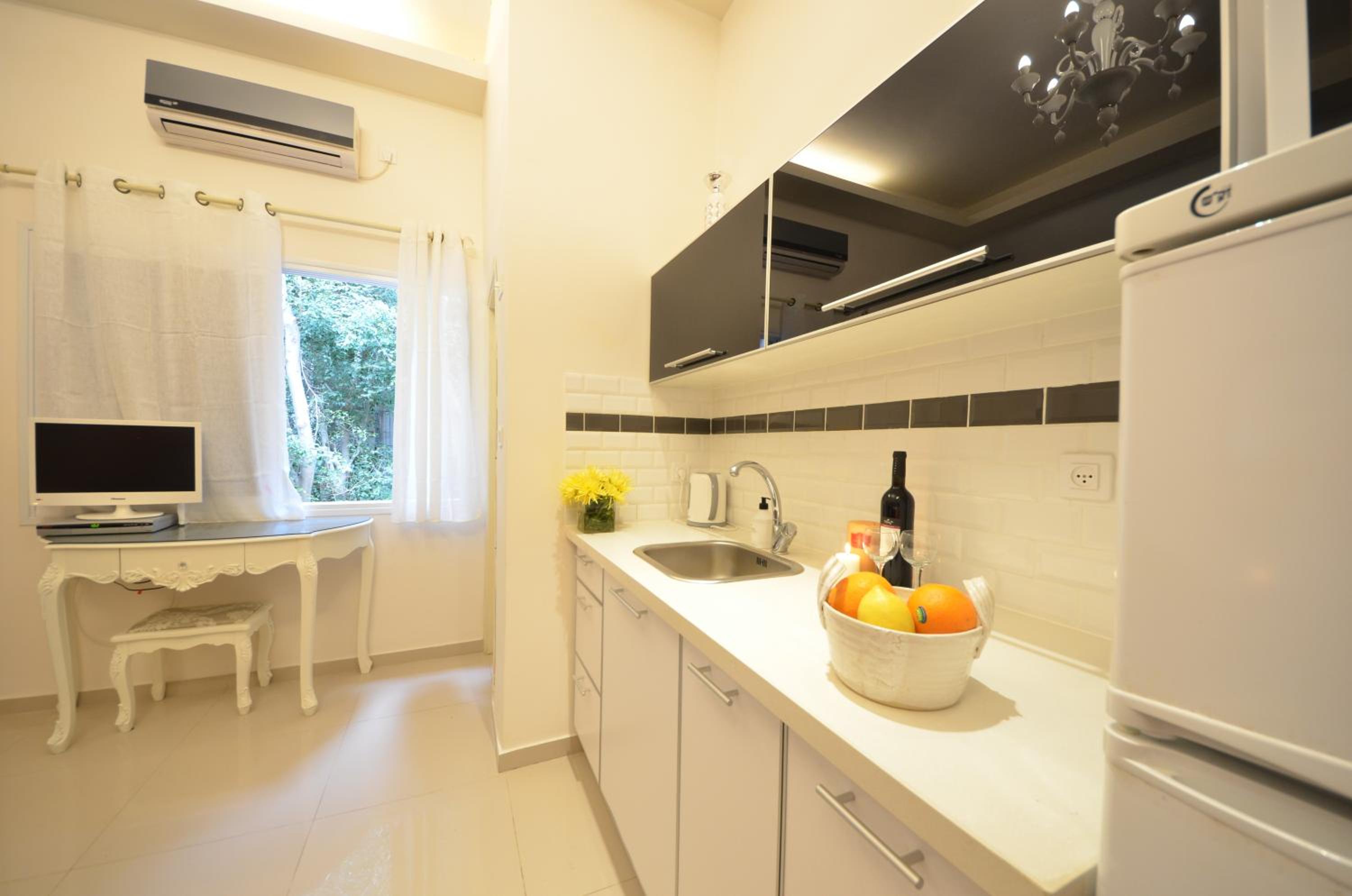 Pinsker Garden Apartment - Petah Tikva