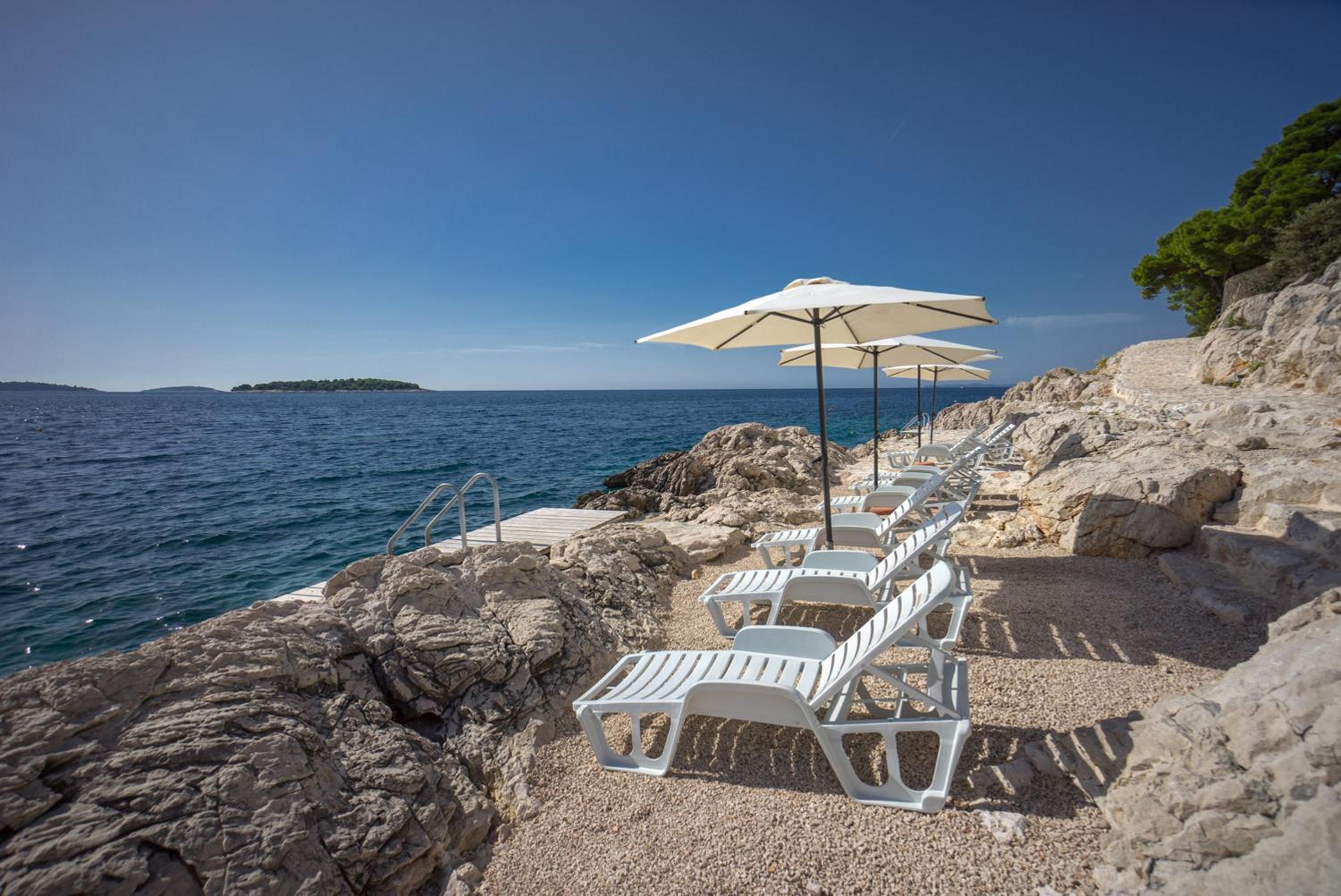 Golden Rays Luxury Villas & Apartments