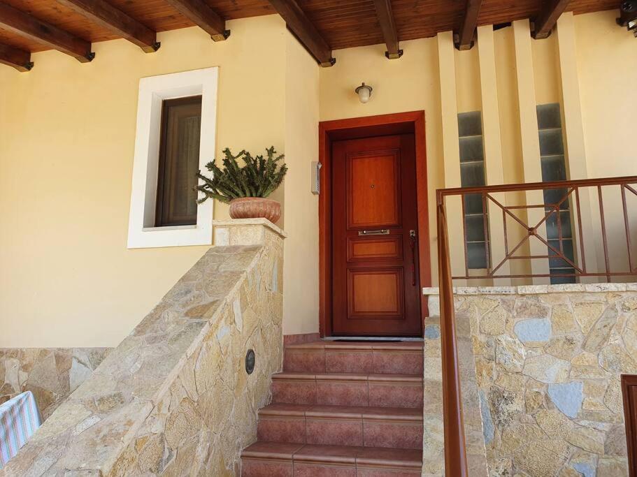 Petrino guesthouse Gialova