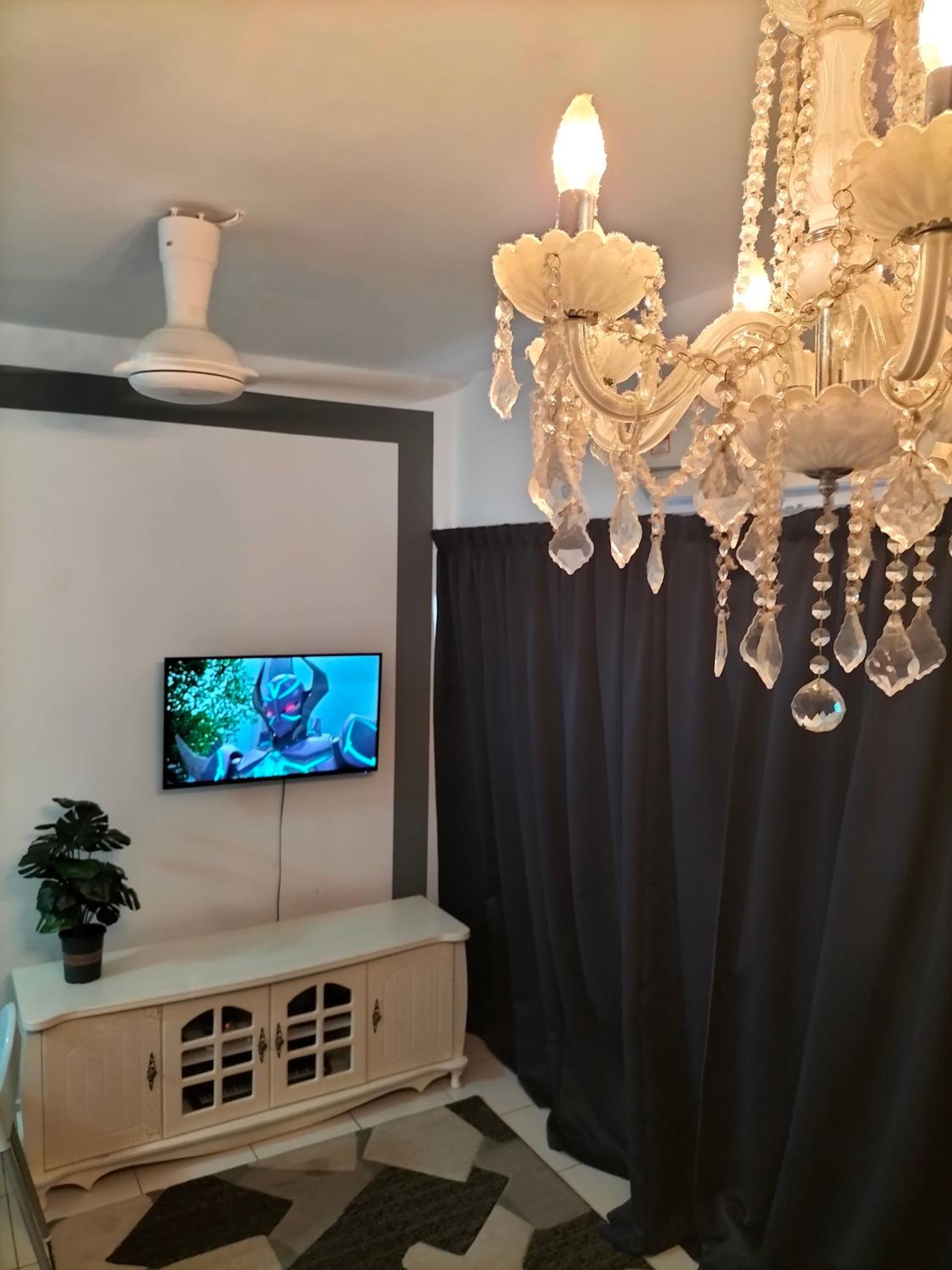 Hani Homestay WiFi Netflix Secure parking KLIA USIM INTI Aeon mall photo 6