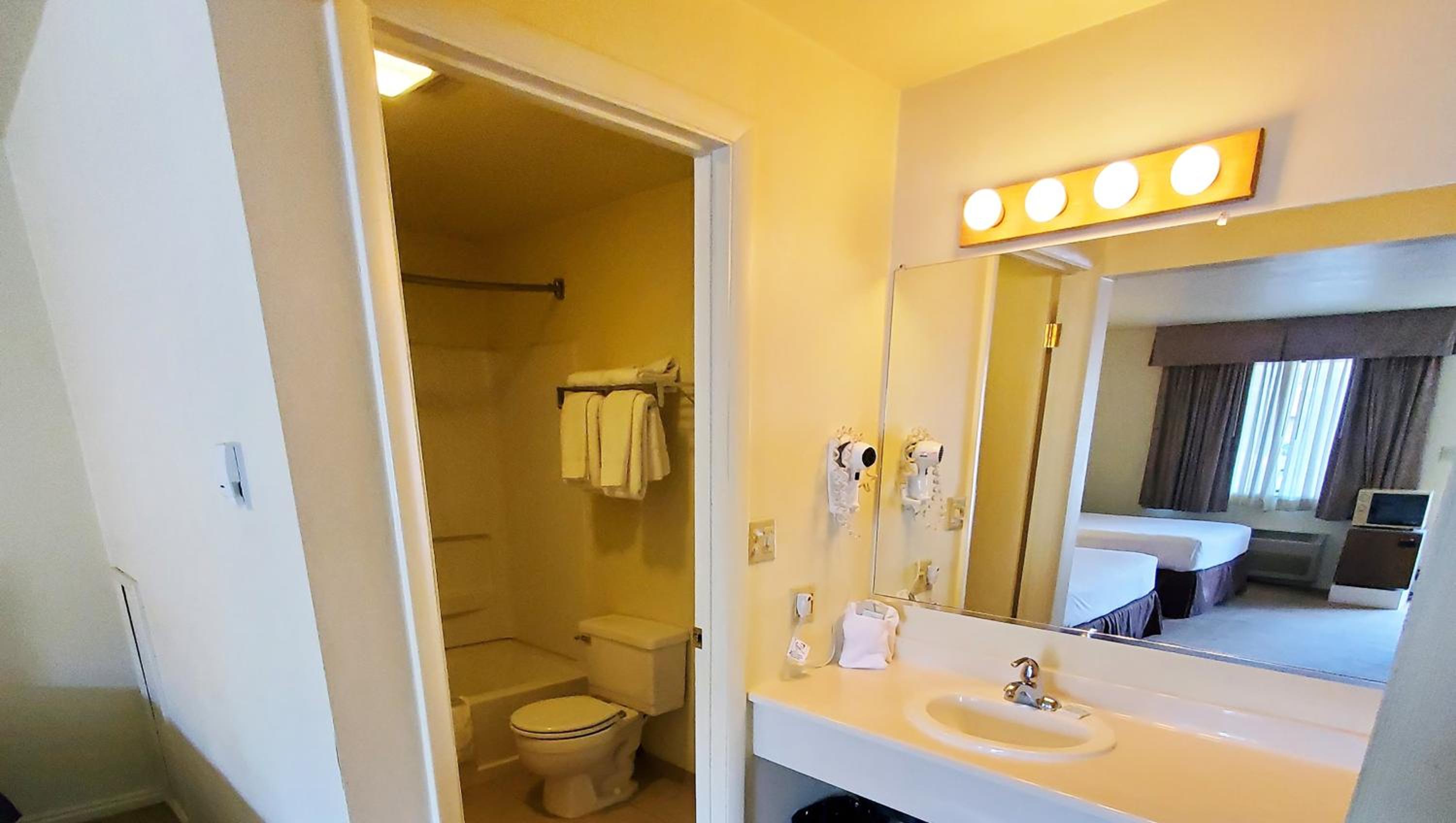 Magnuson Hotel Ely