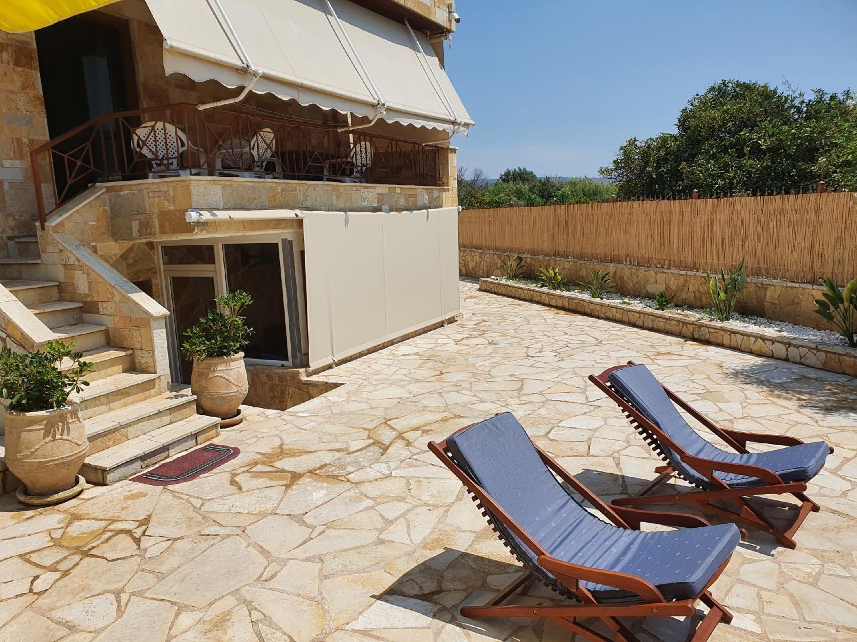 Petrino guesthouse Gialova