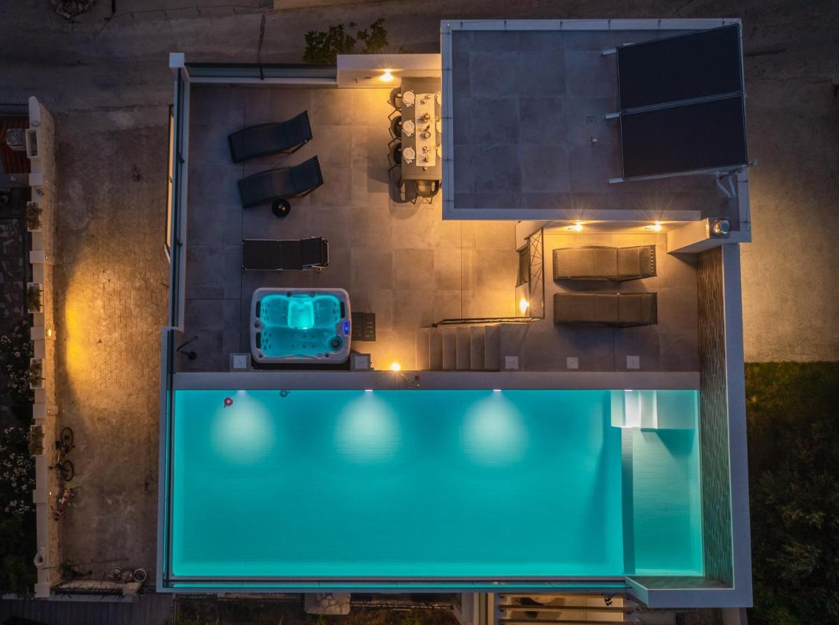 Hotel Adriatic Rooftop Villa - Private Heated Pool - Image 1