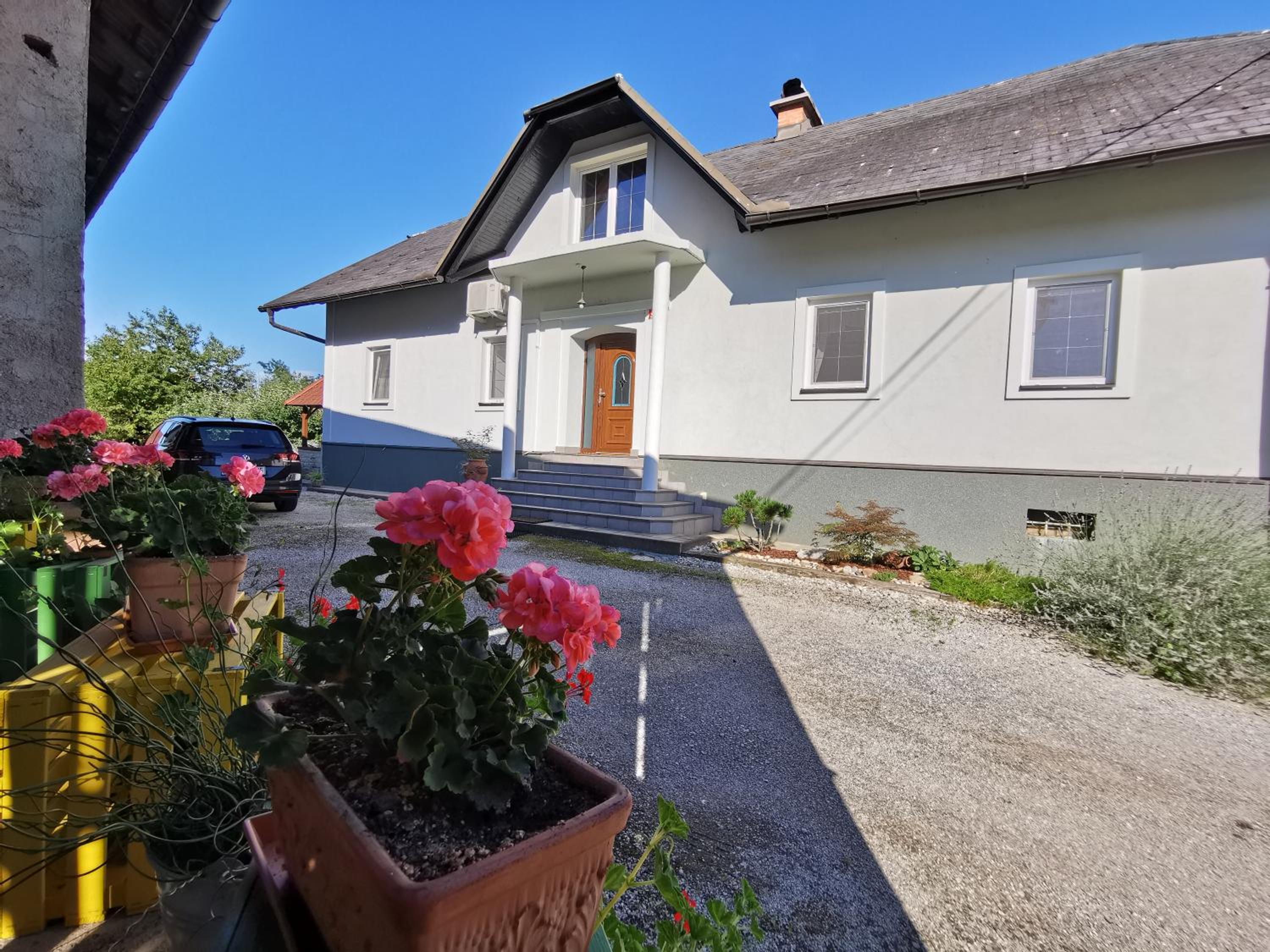 Hotel Charming village house with patio and garden - Image 1