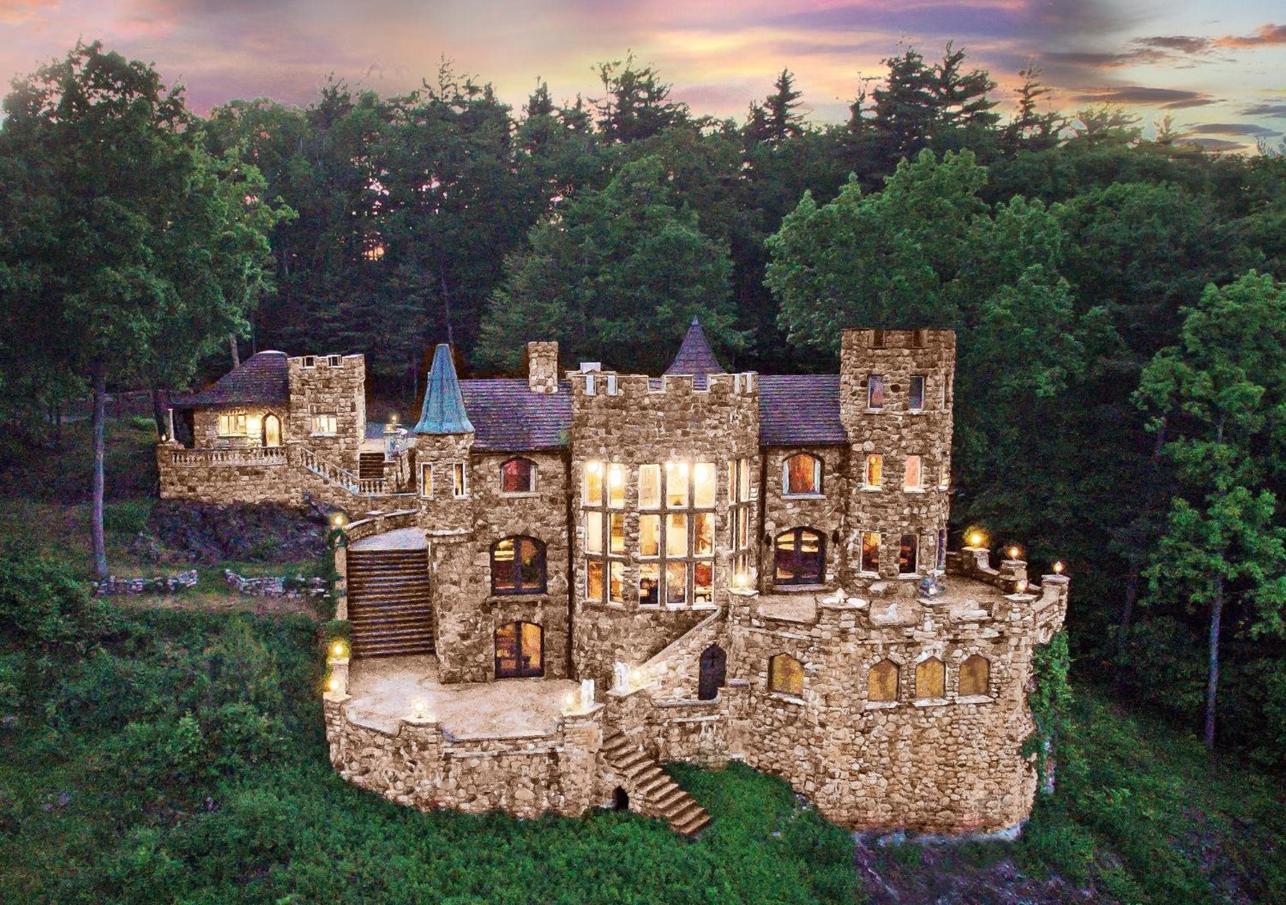 HIGHLANDS CASTLE overlooking Lake George plus 2 other CASTLES & SUITES