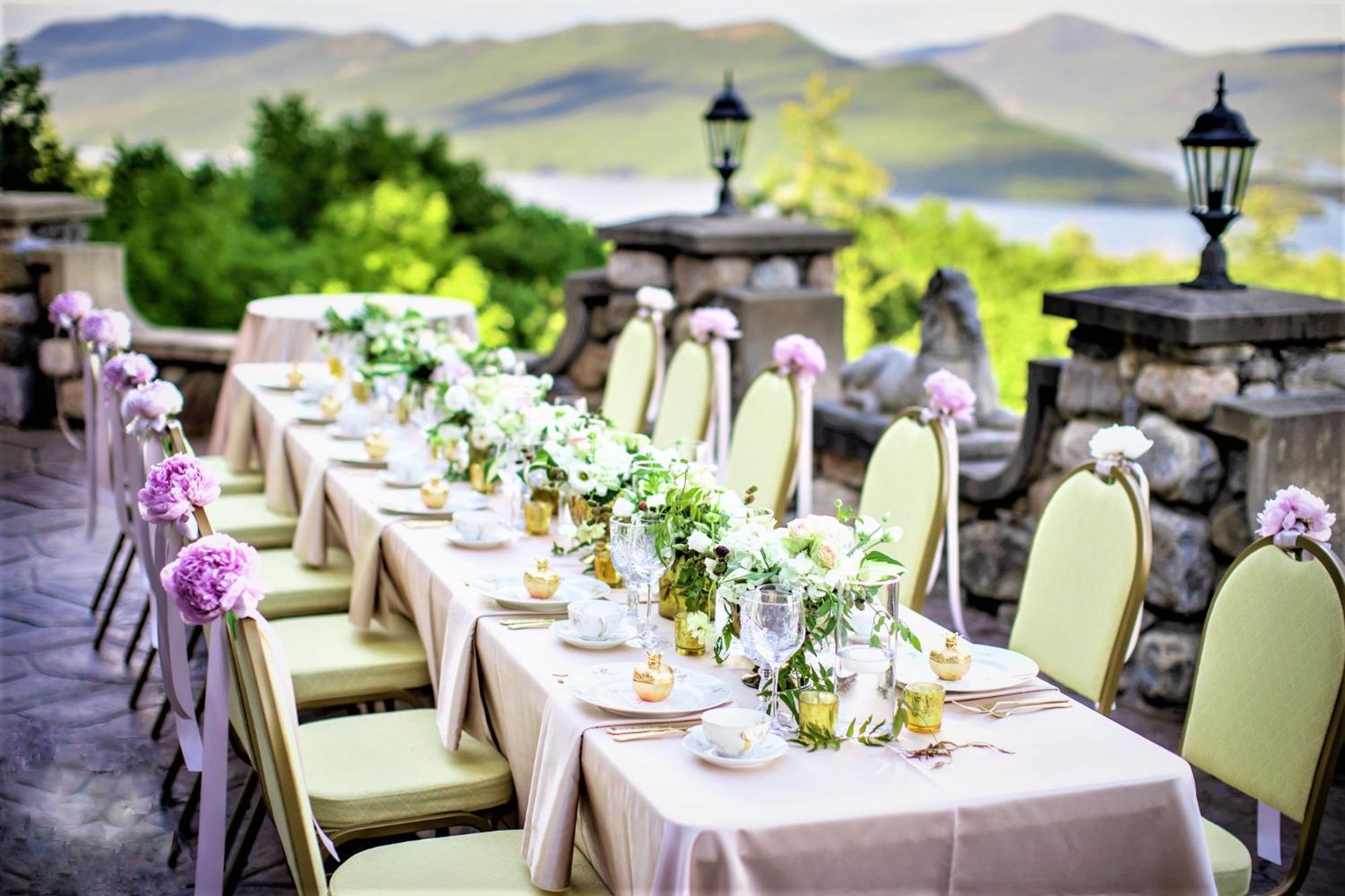 HIGHLANDS CASTLE overlooking Lake George plus 2 other CASTLES & SUITES