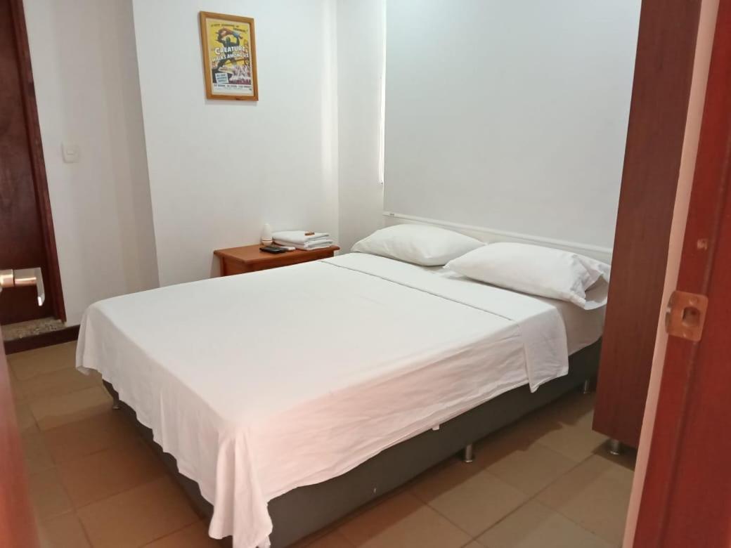 Hostal Aurora, Smith Lodging
