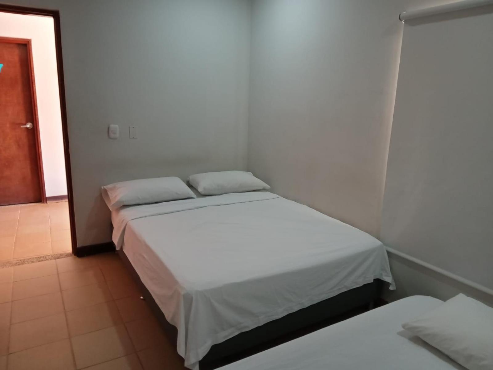 Hostal Aurora, Smith Lodging