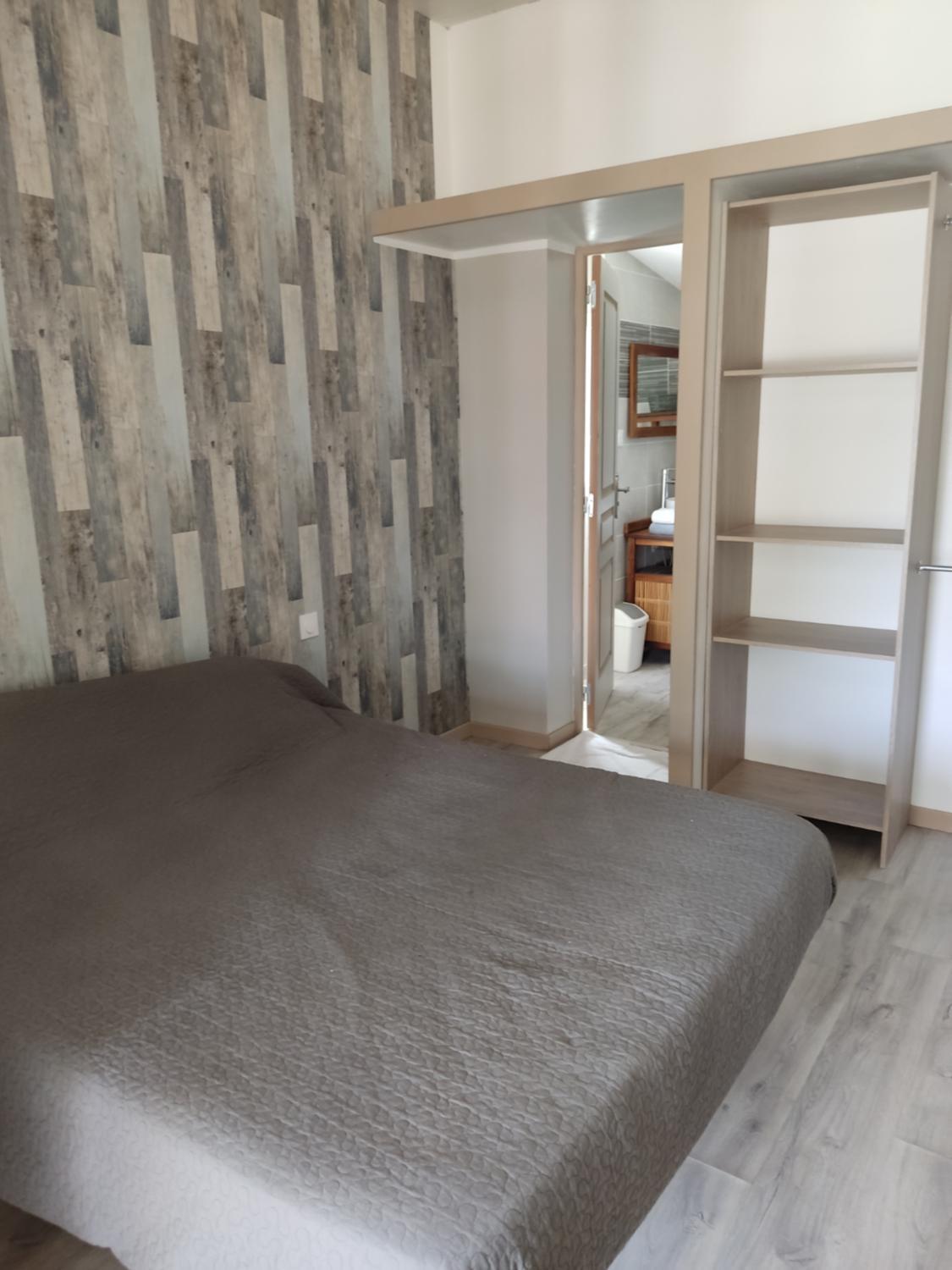 chambre indépendante avec piscine view 5