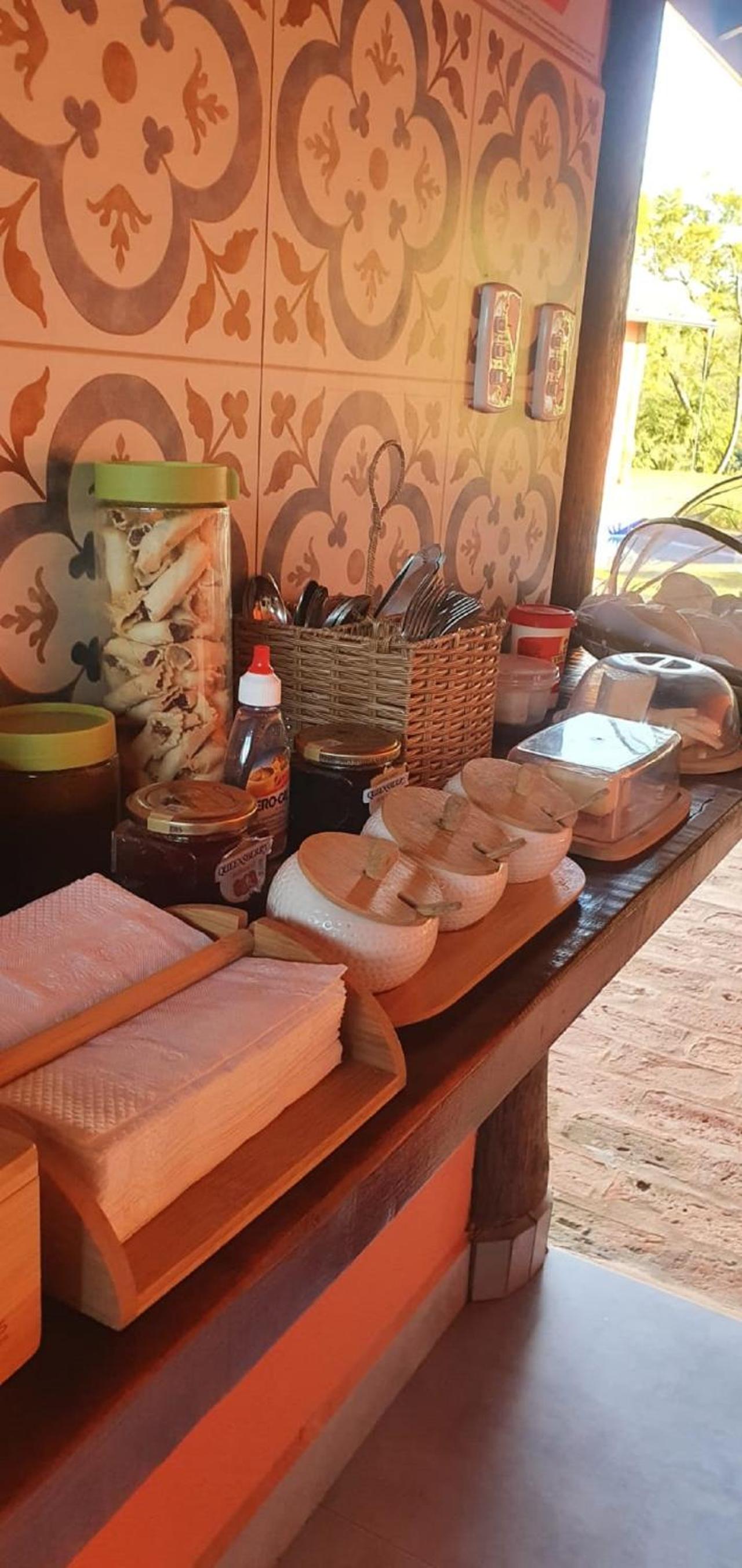 Ellementares Guest House