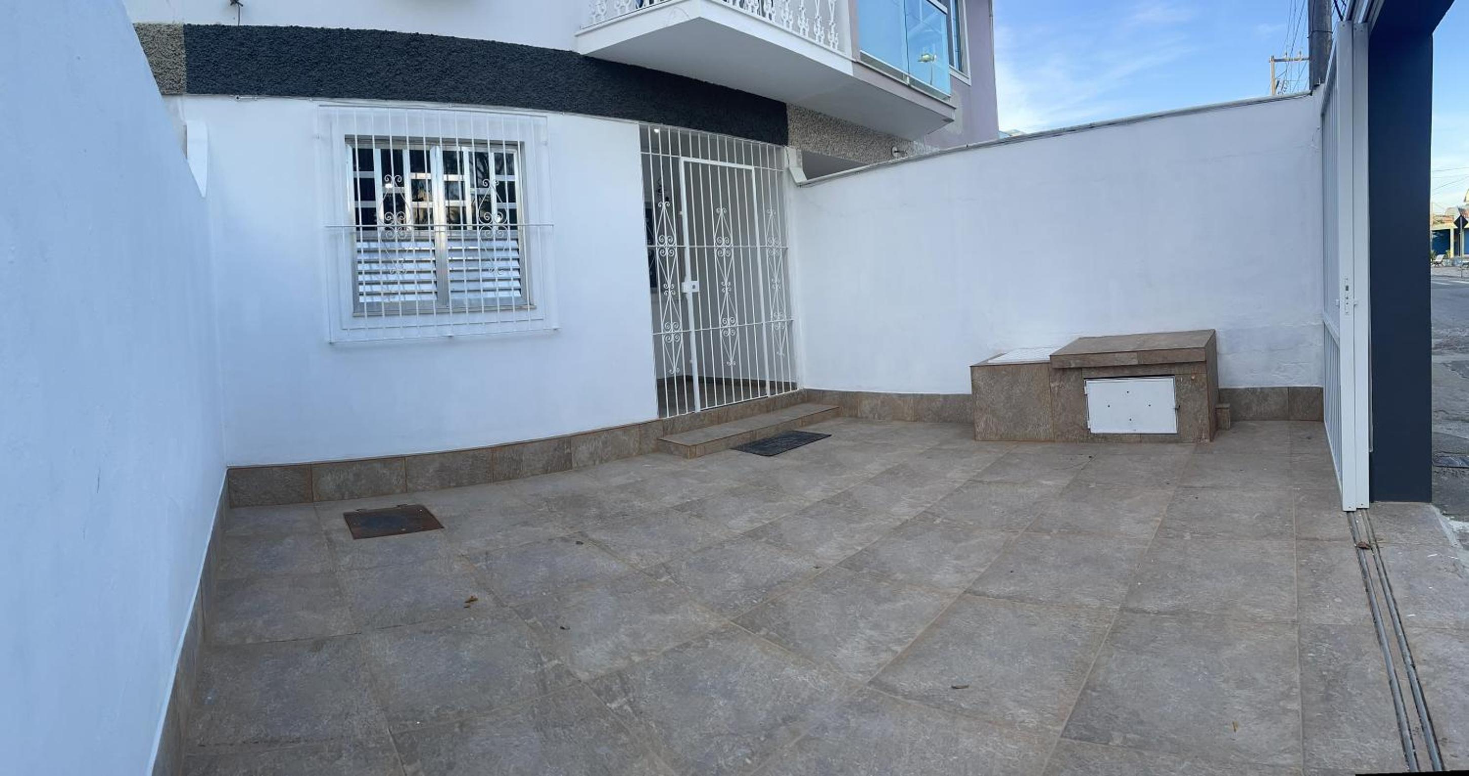 CASA - 2 VAGAS GARAGEM - PRAIA DO FORTE - CHURRASQUElRA