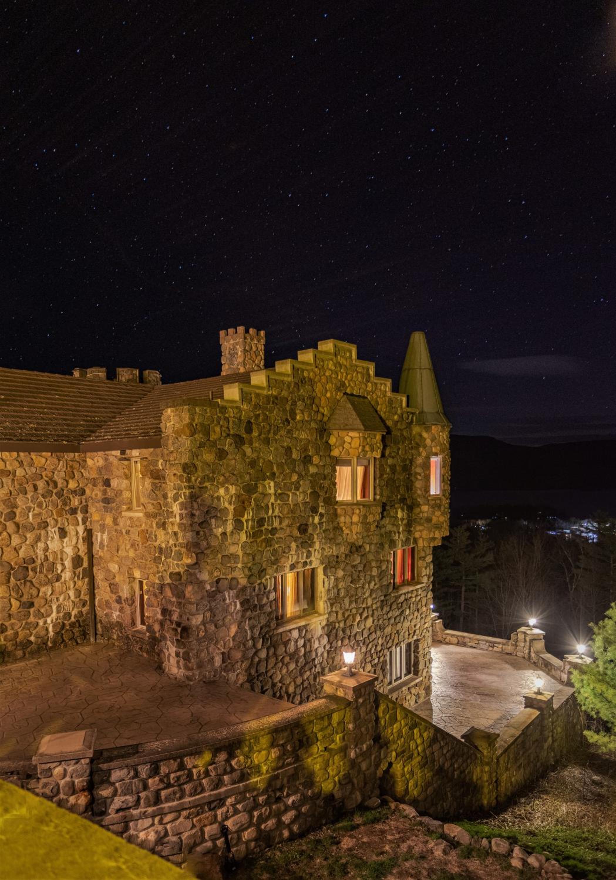 HIGHLANDS CASTLE overlooking Lake George plus 2 other CASTLES & SUITES
